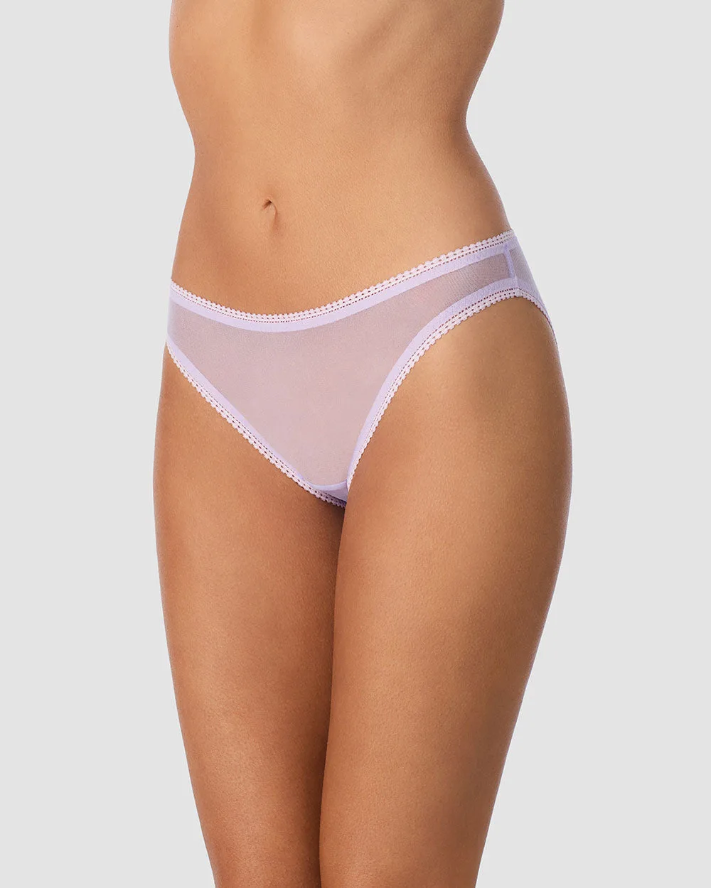 Zo draag je de Gossamer-meshbikini onder transparante kleding