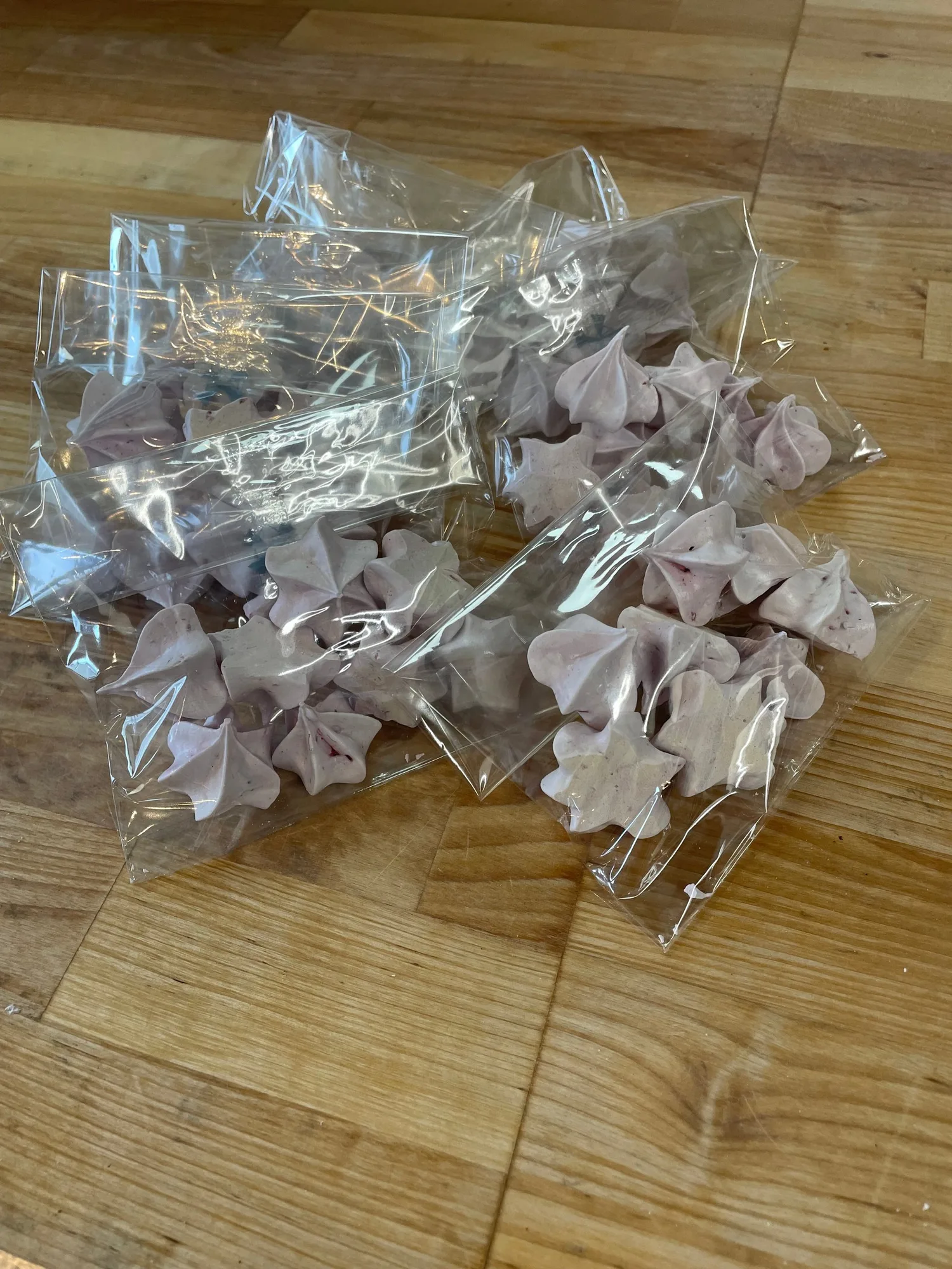 Raspberry Meringues 18 pk