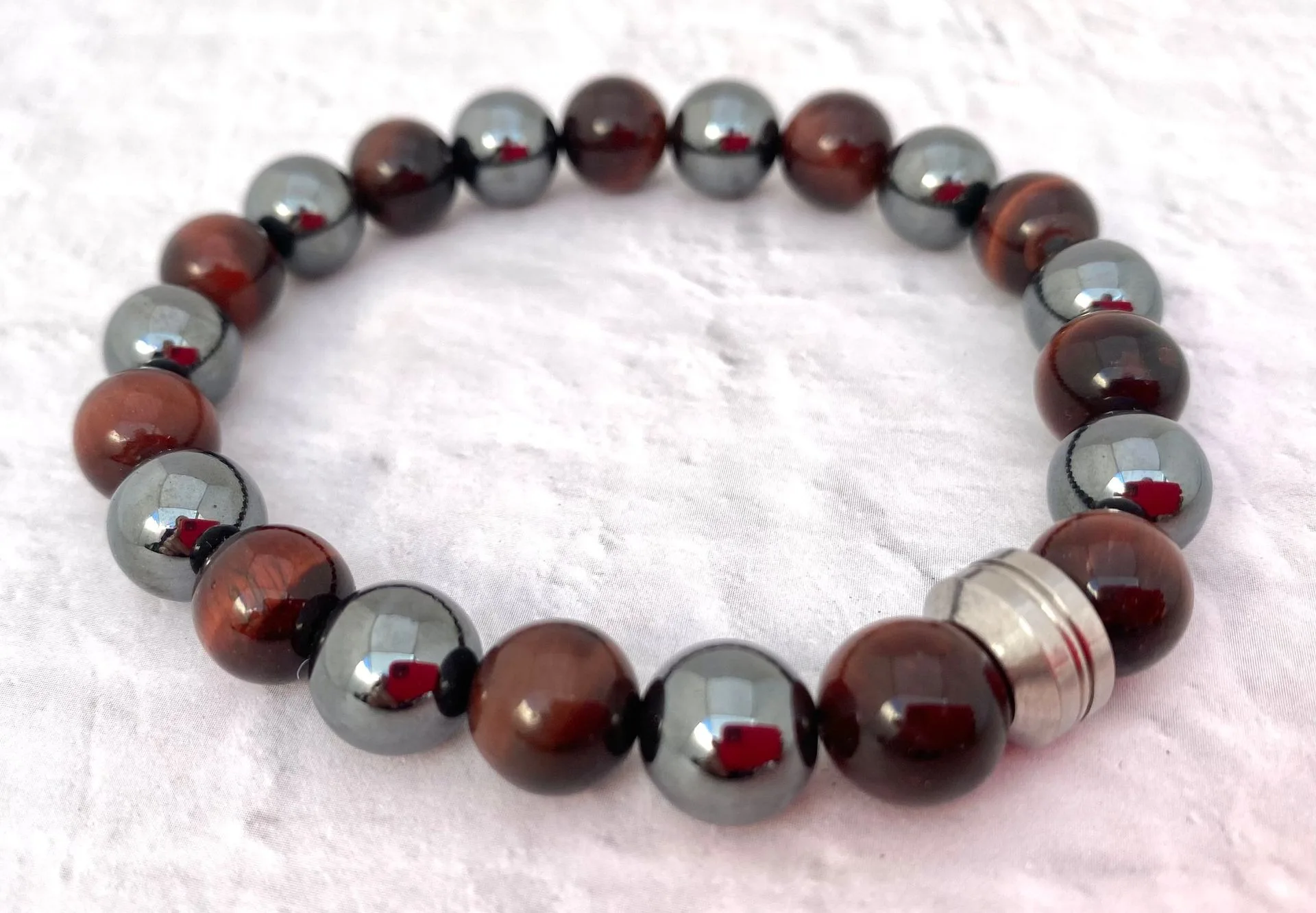 Heren Rode Tijgeroog/Hematiet Kralen Armband - Kwaliteit Heren Armband - Armband voor Focus en Ontspanning - Krachtige Heren Armband — Lotus & Lava