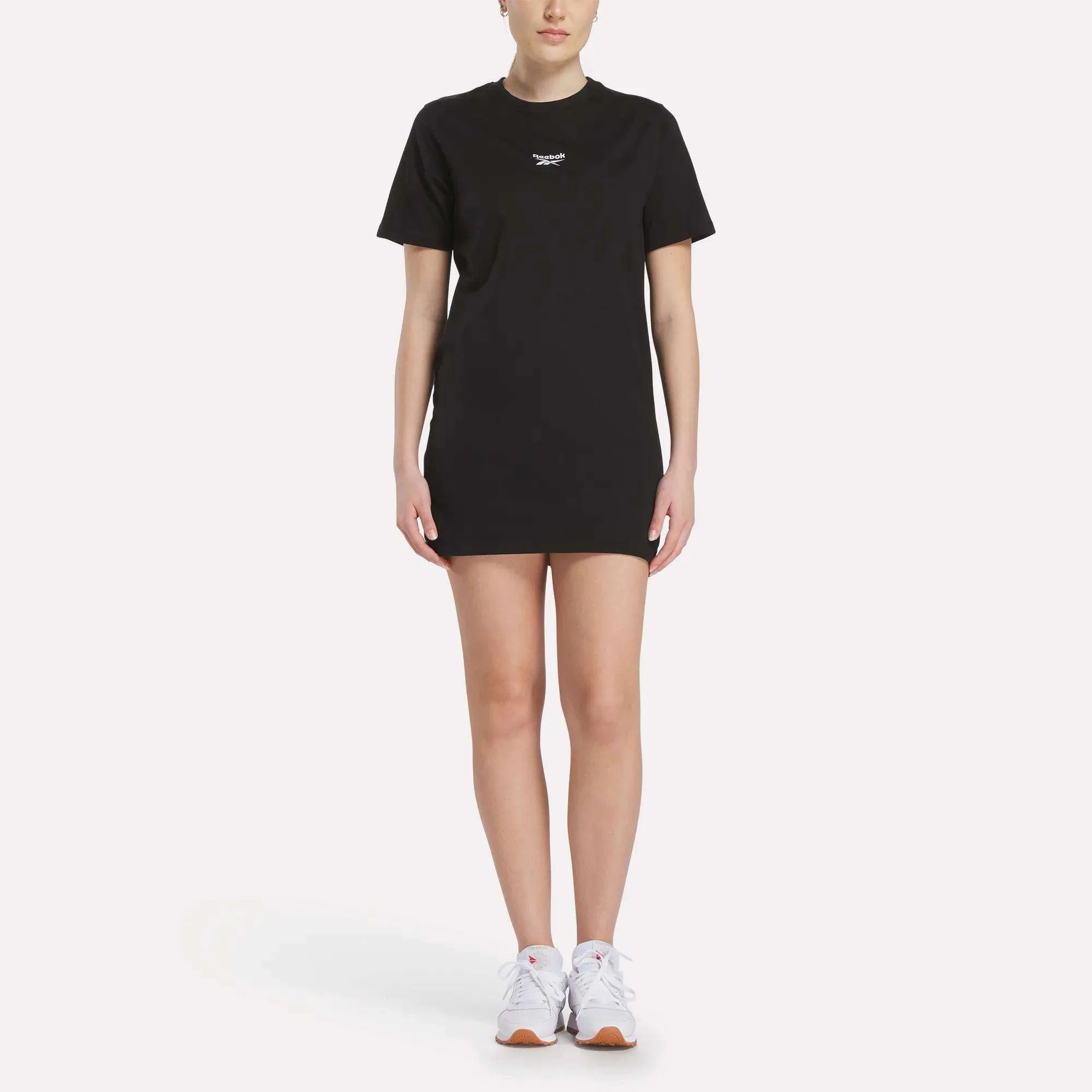 レディースオーバーサイズTシャツワンピースの着こなし方