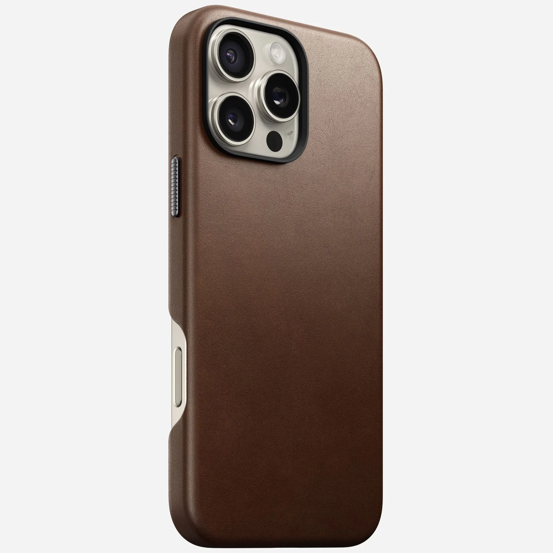 NOMAD Magnetic Leather Back vs Traditional Case: Which Offers Better MagSafe Compatibility?