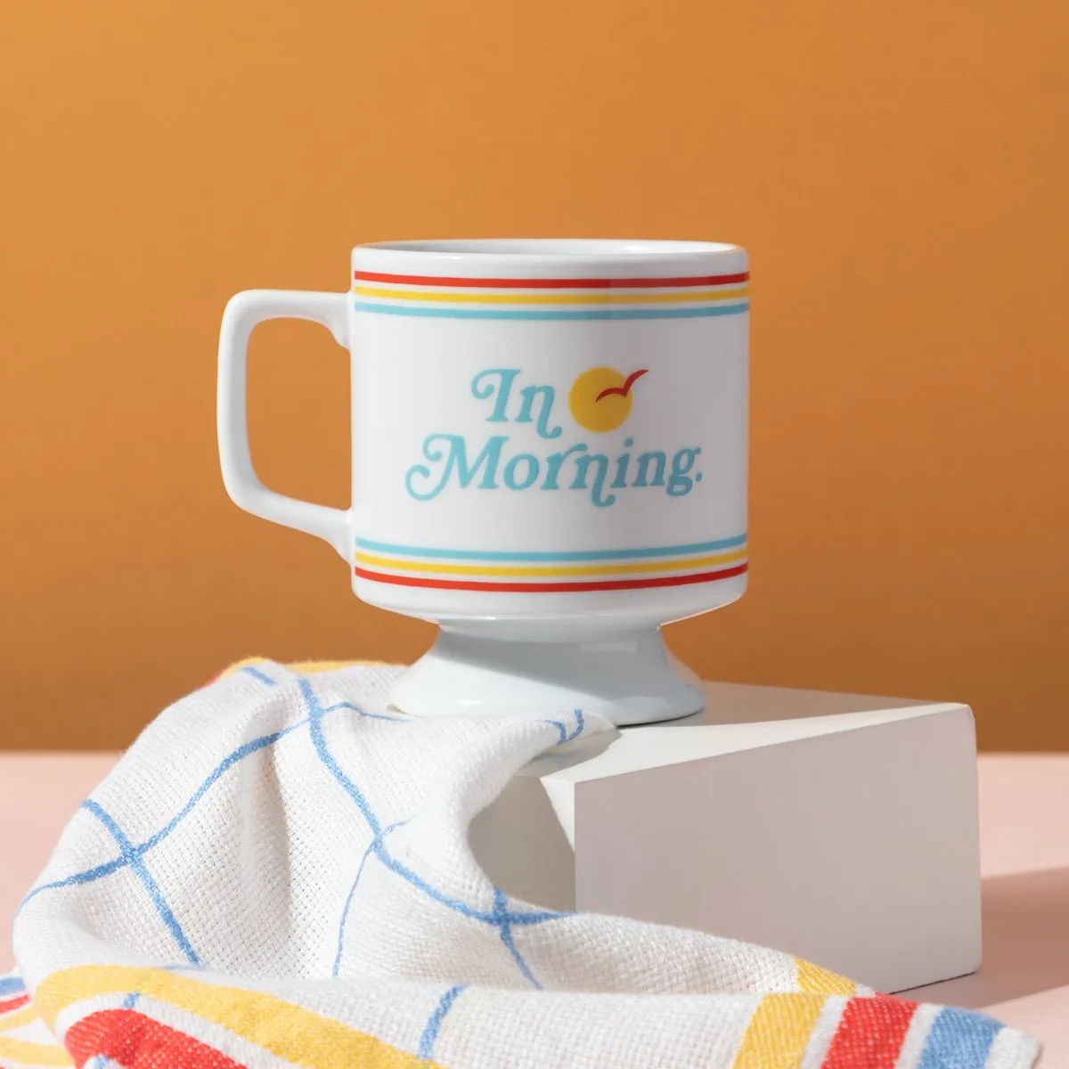 Ceramic Mugs vs. Lowball Glasses: Which Suits Your Home Bar?