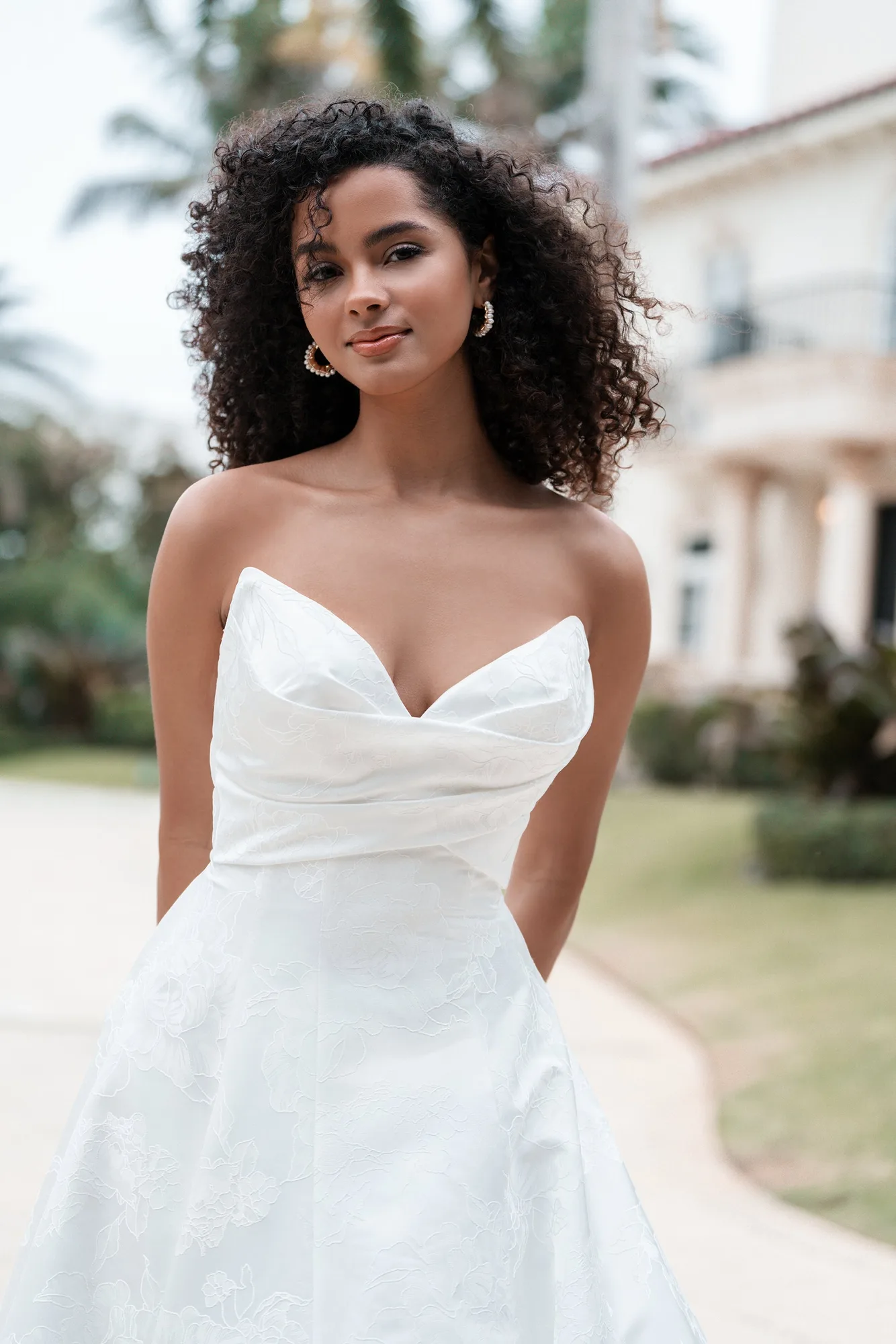 A1363 Wedding Dress Fit and Fabric Guide