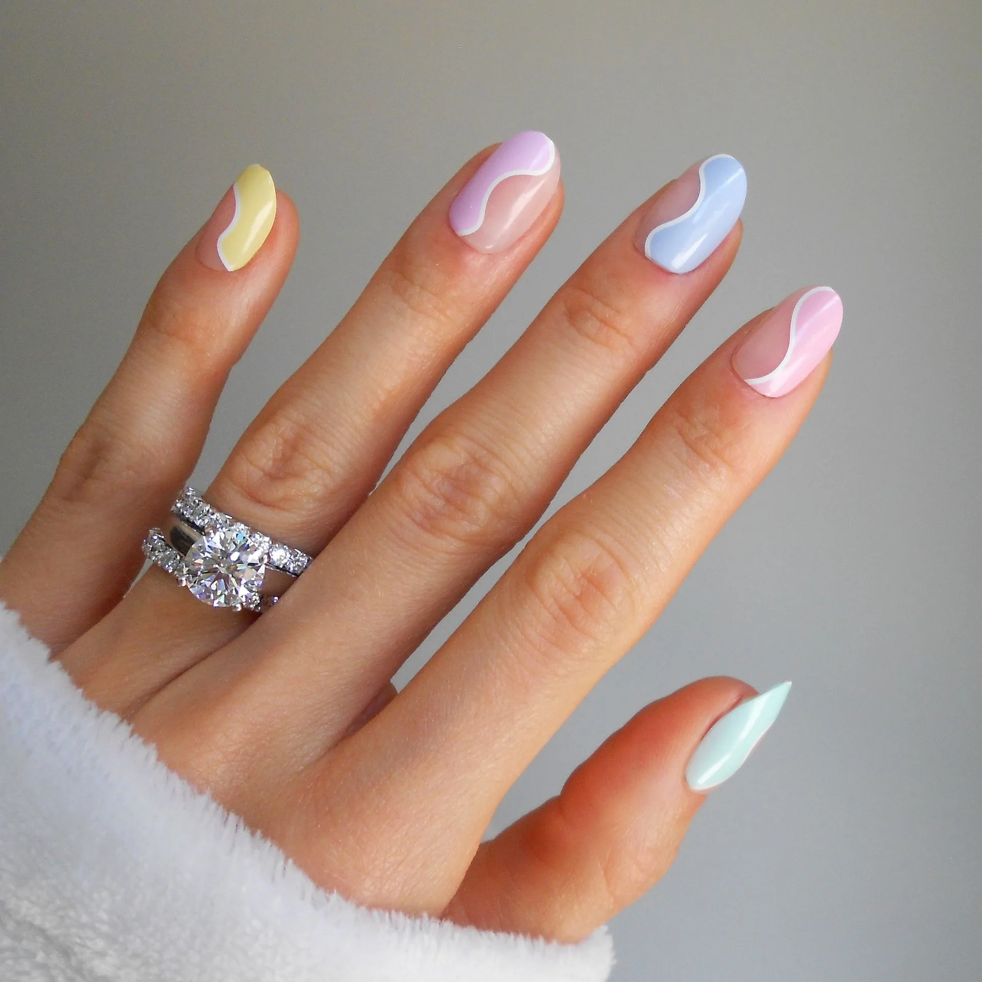 Instant Luxury Acrylic Press-On Nails- Prismatic, Short Oval