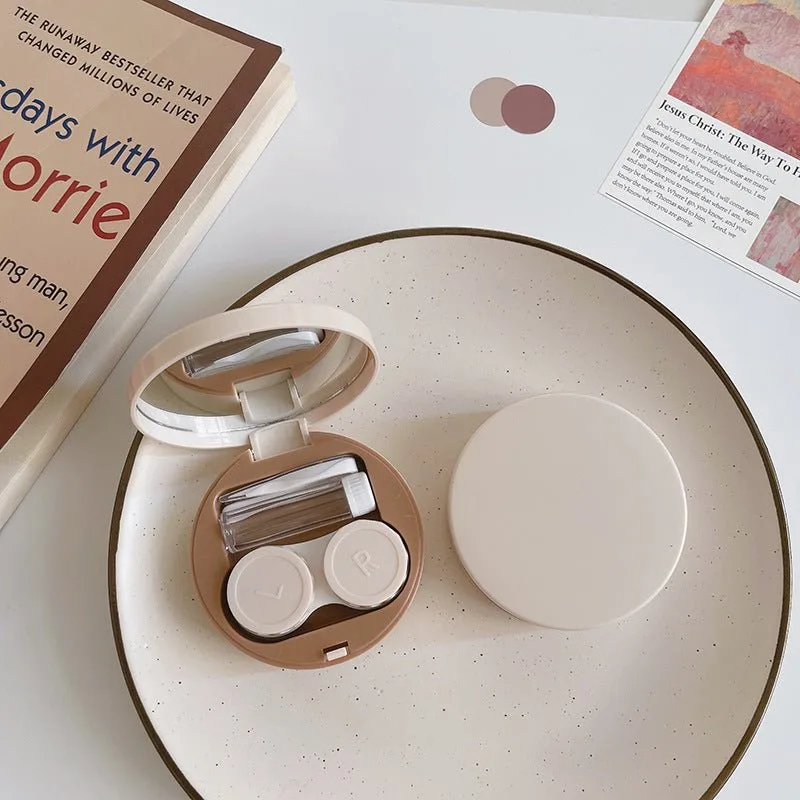 How to Use a Round Contact Lens Case Travel Kit