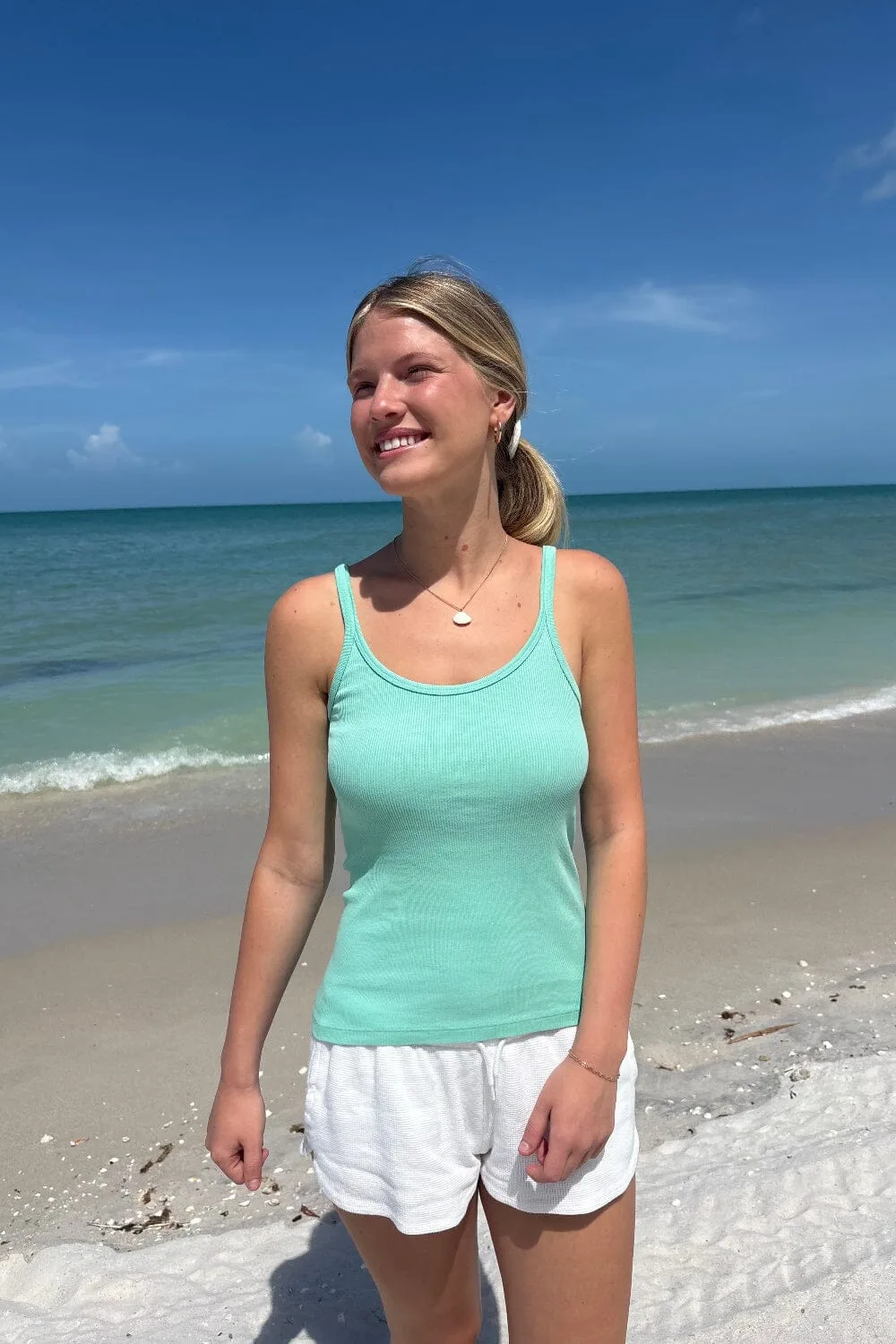 How to Choose the Right Tank Top for Your Body Shape