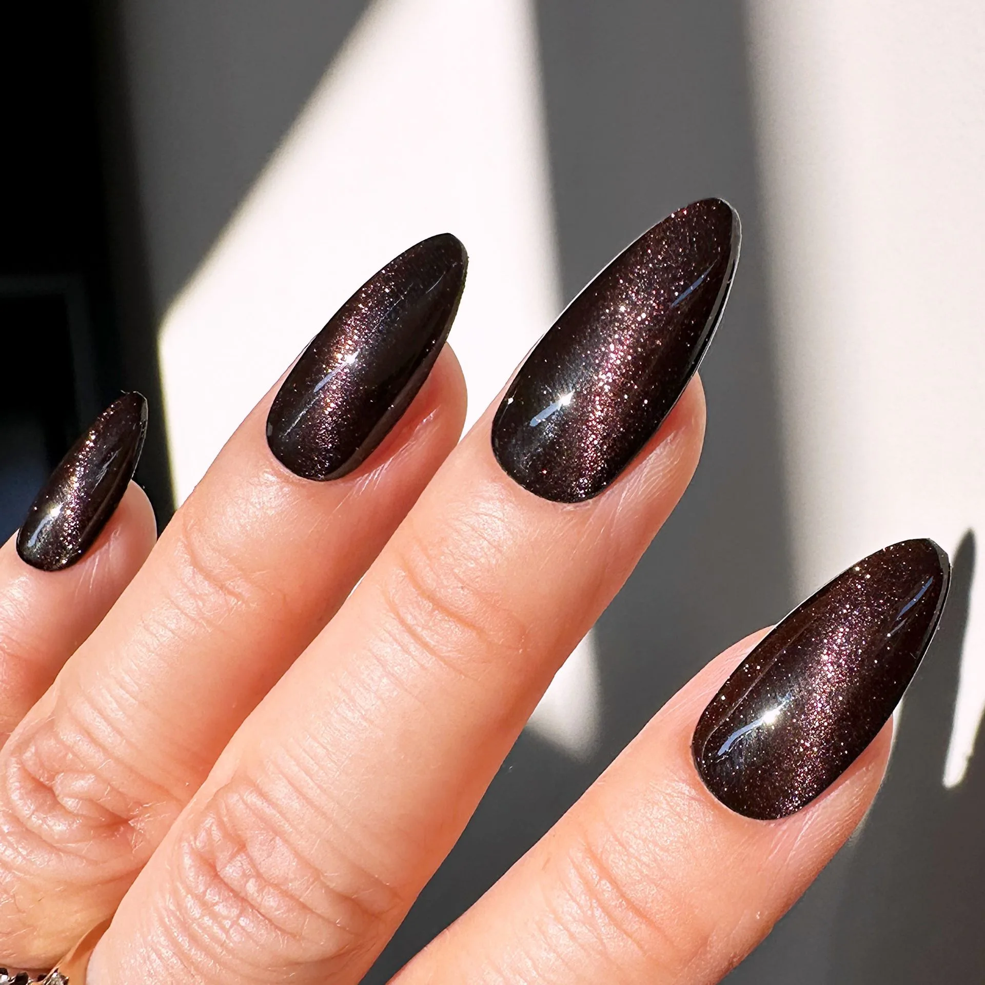 Press-On-Nagelformer: Slik velger du riktig form for fingrene dine