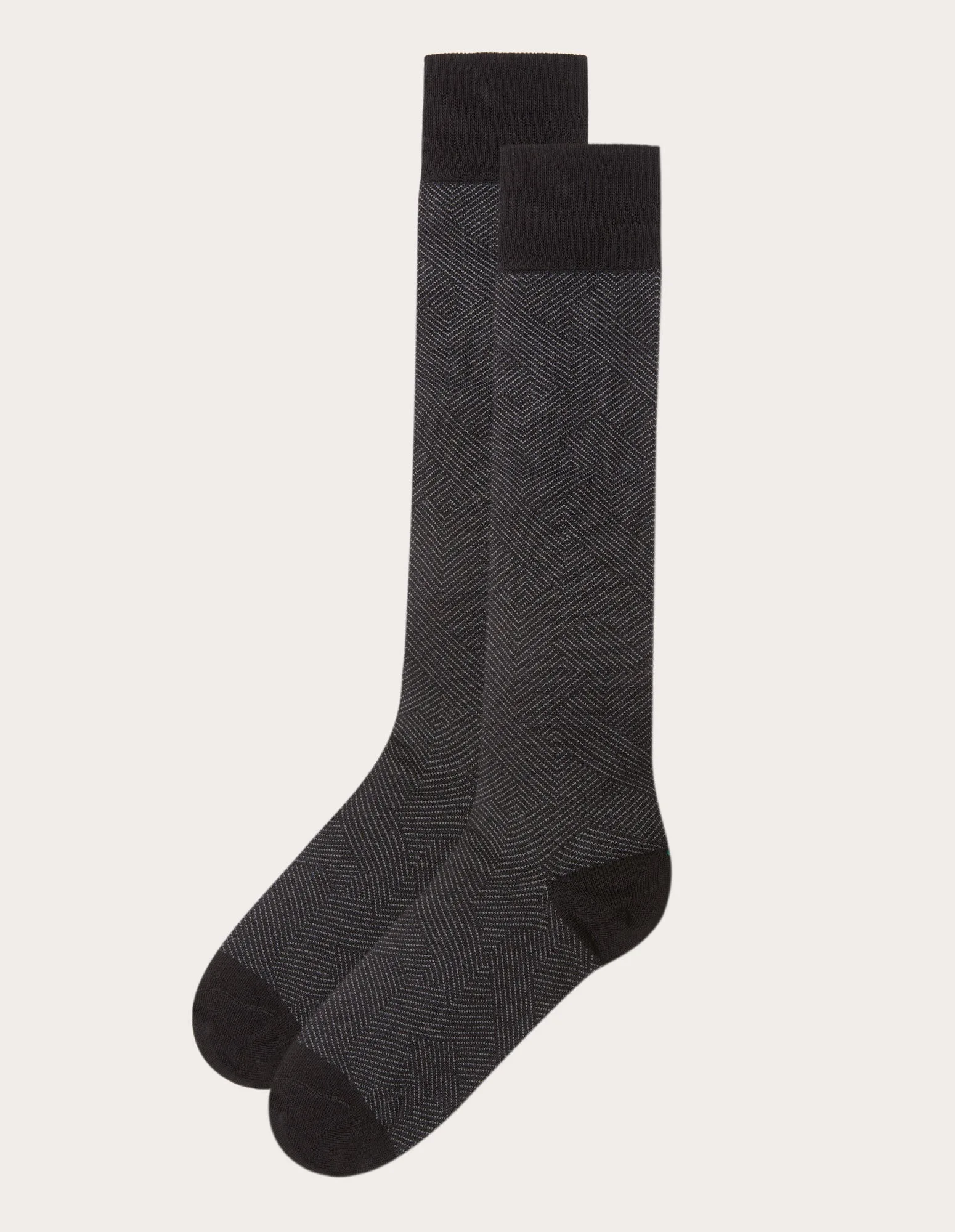 Comment porter les chaussettes longues à chevrons pour homme