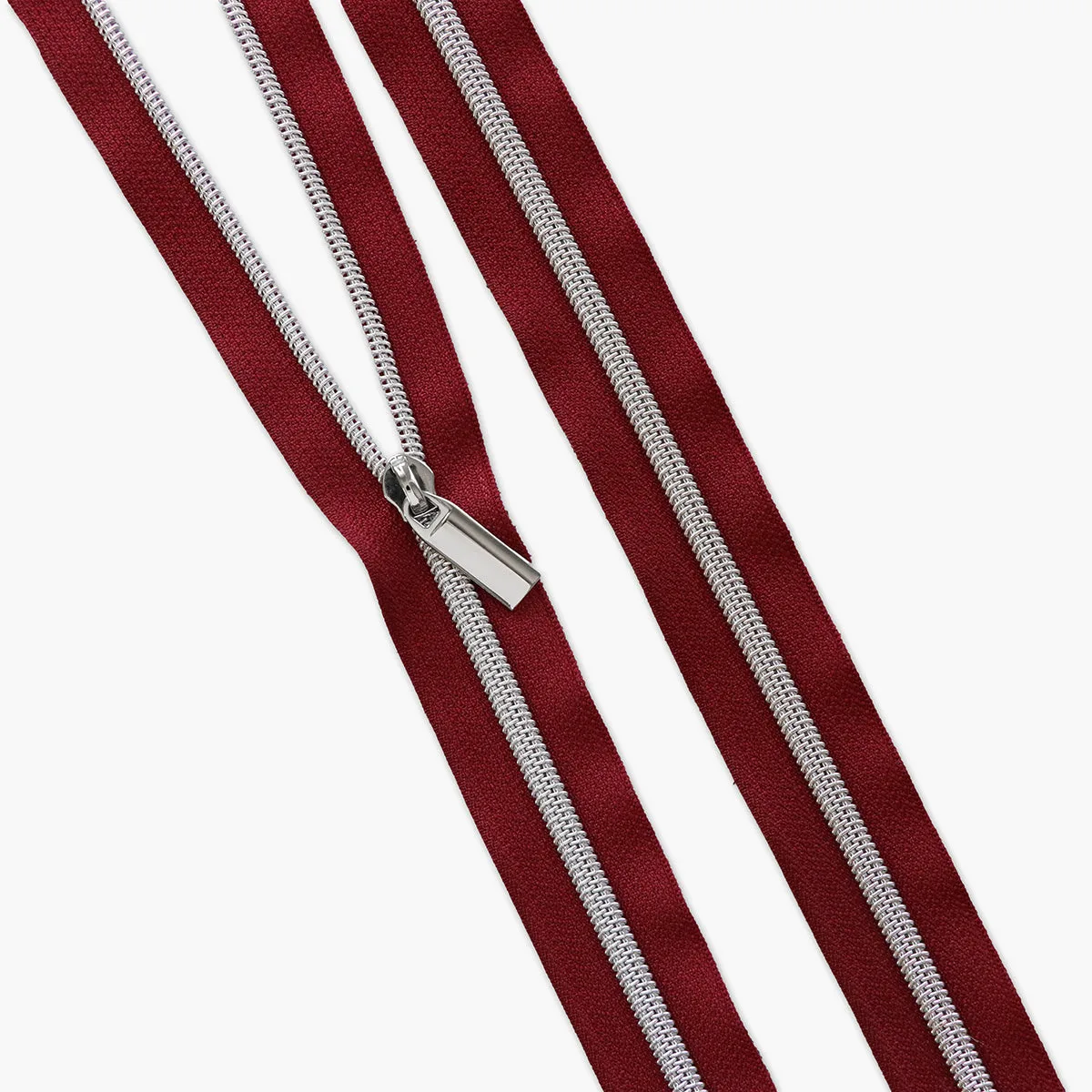 Nylon Coil Zippers vs Standard Zippers for Bag Making