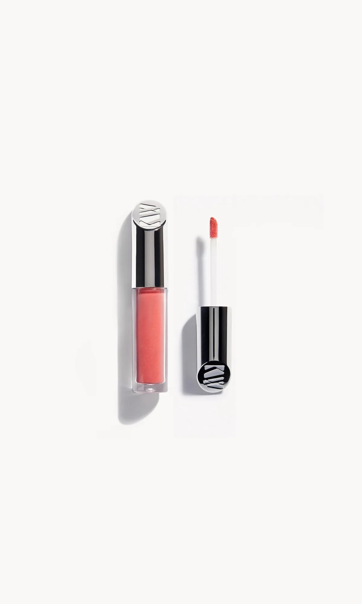 Bisakah Memakai Lip Gloss di Atas Lipstik Cair?