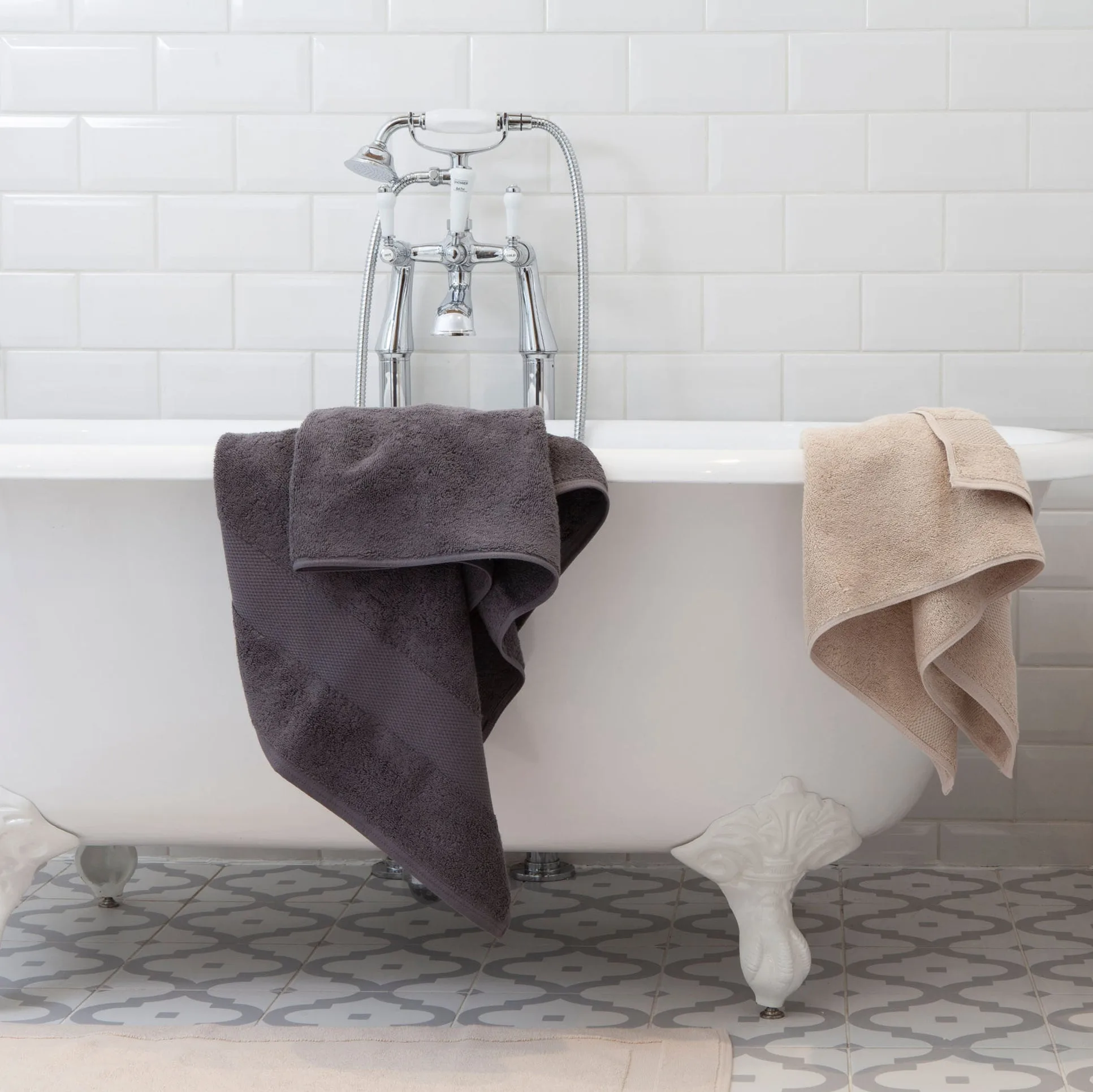 The Complete Guide to Buying a Towel Set for Your Home