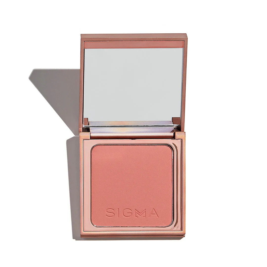 Cream vs Powder Blush: How to Choose the Right Formula