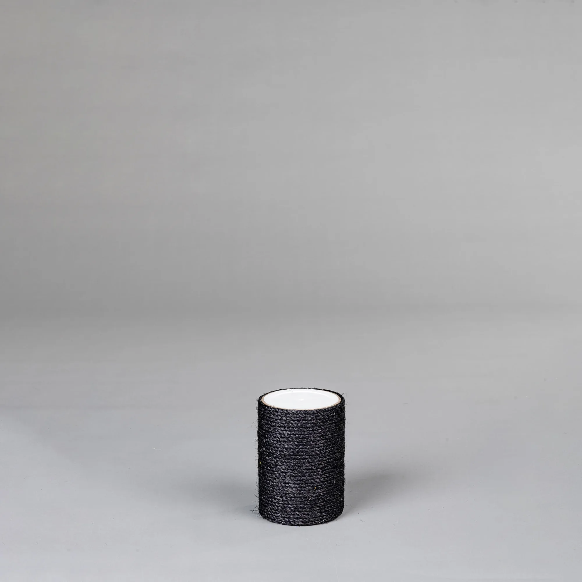 Sisal Pole 8 inch x 6 inchØ - M8 (Blackline)