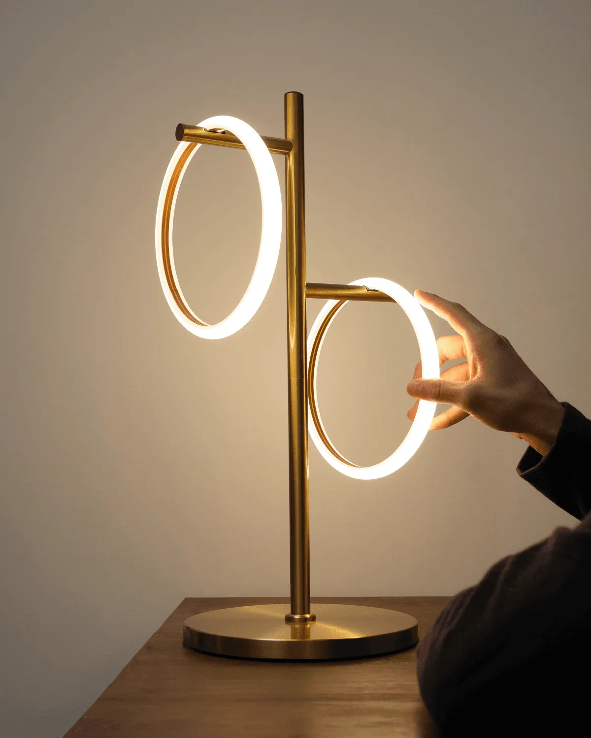 Saturn Table Lamp Review: A Stylish and Functional Choice for Your Bedroom
