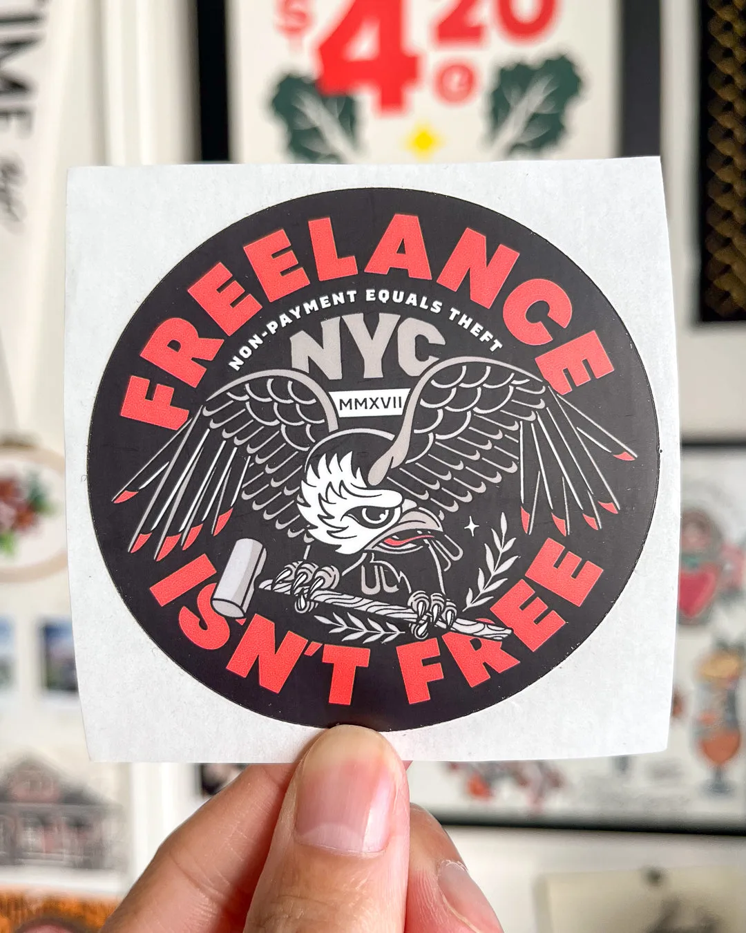 Aquila 'Il Freelance Non È Libero' - Adesivo in Vinile Sagomato