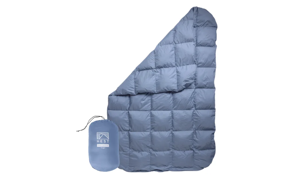Zo laag je beddengoed op een kampeermatras voor koudere nachten