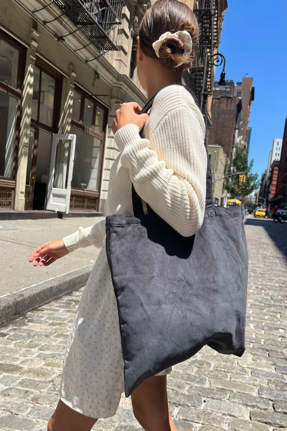 Rucksack oder Handtasche: Was ist besser für den Alltag?