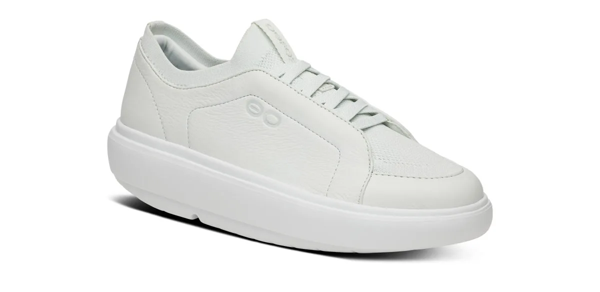 Men's Club+ White vs Black: Which Color Fits Your Style