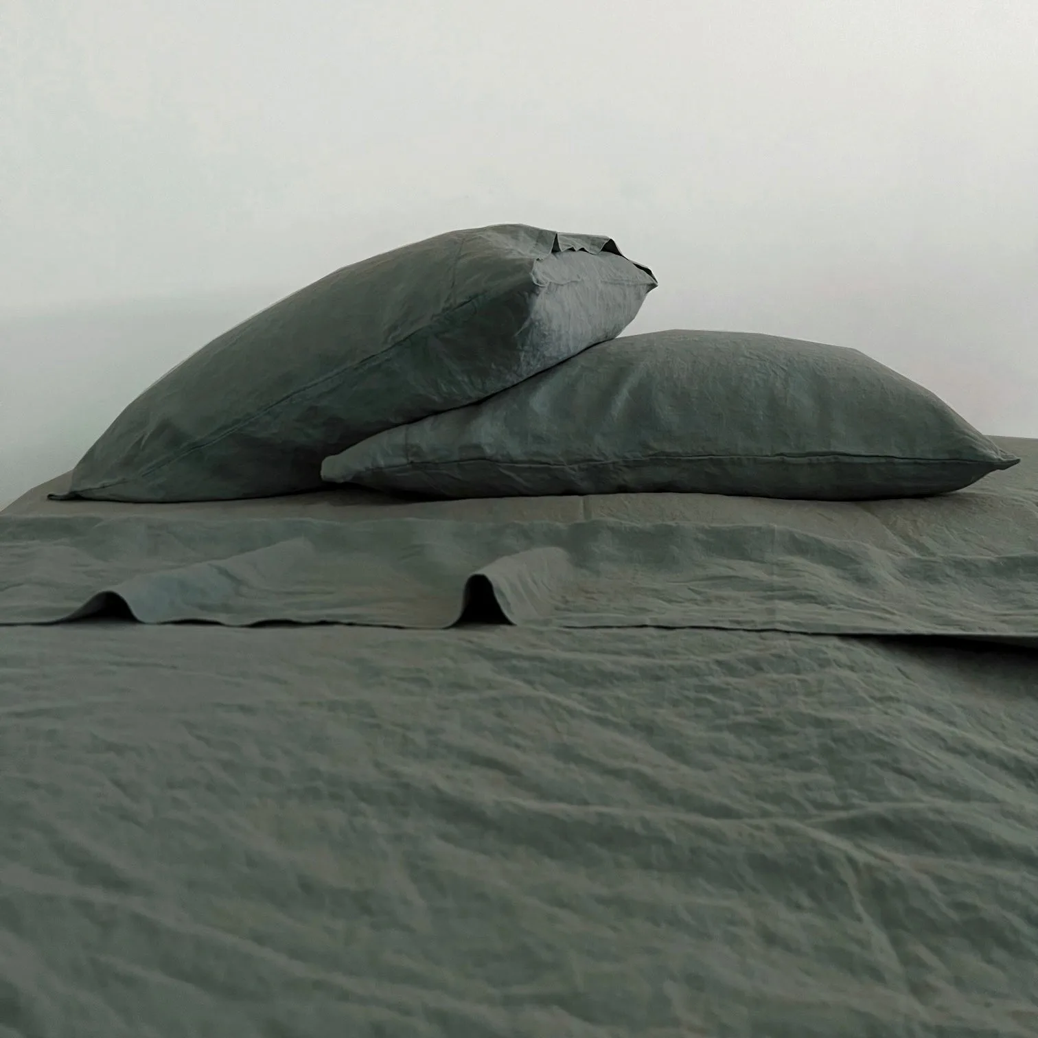How to Care for Linen Duvet Covers: Washing, Drying, and Storage Tips