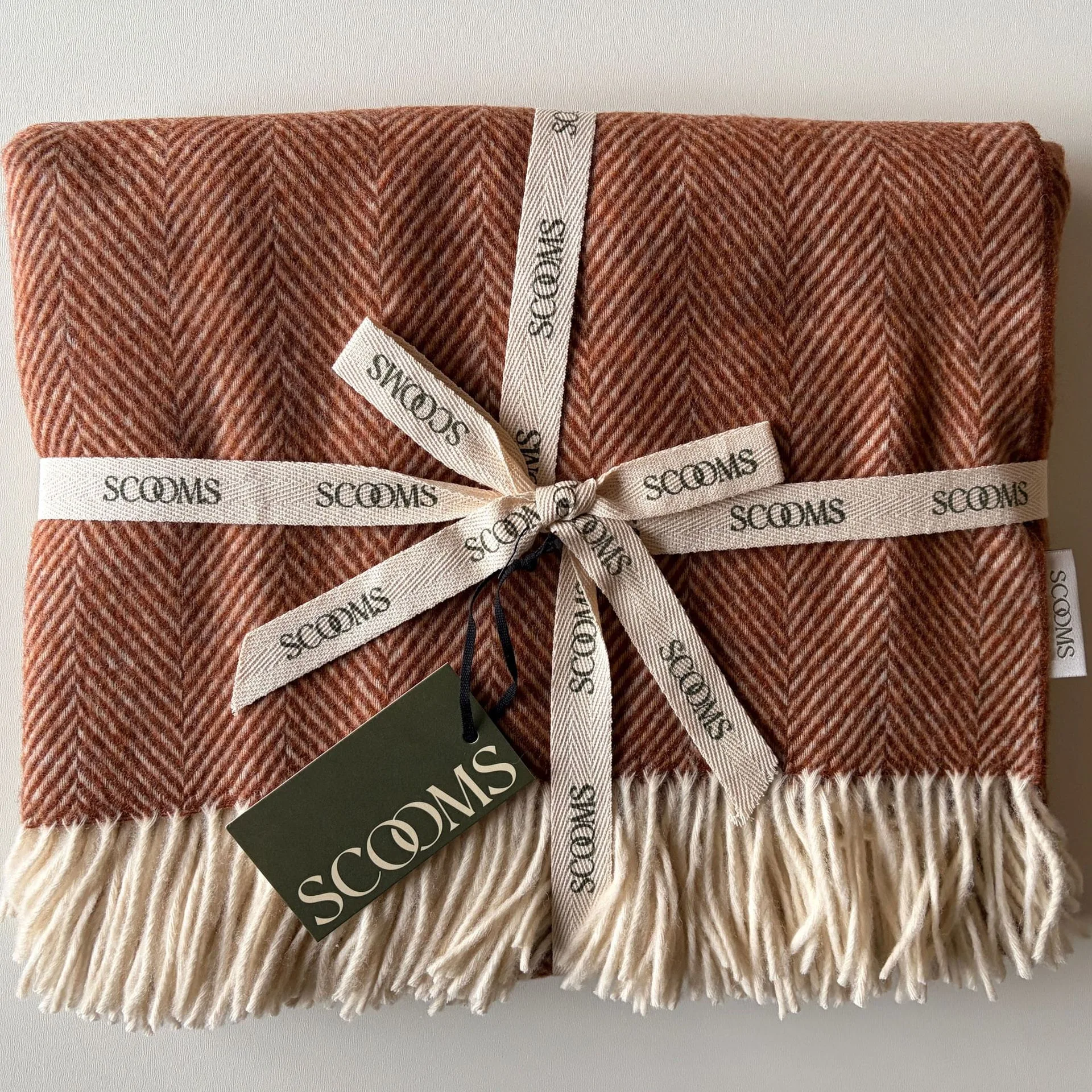 Merino Wool Throws: The Ultimate Buying Guide for Warmth, Softness, and Care