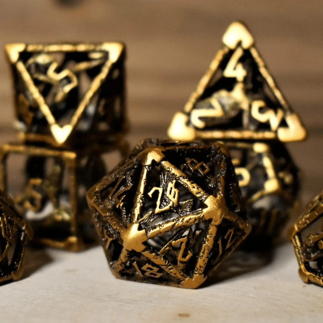 Comment ranger des sets de dés métalliques creux