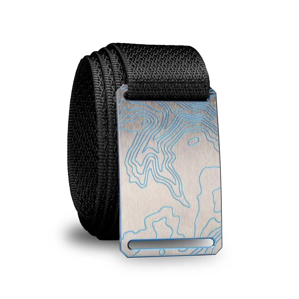 The Best Minimalist Accessories for Travel: Lightweight Belts, Wallets, and Socks