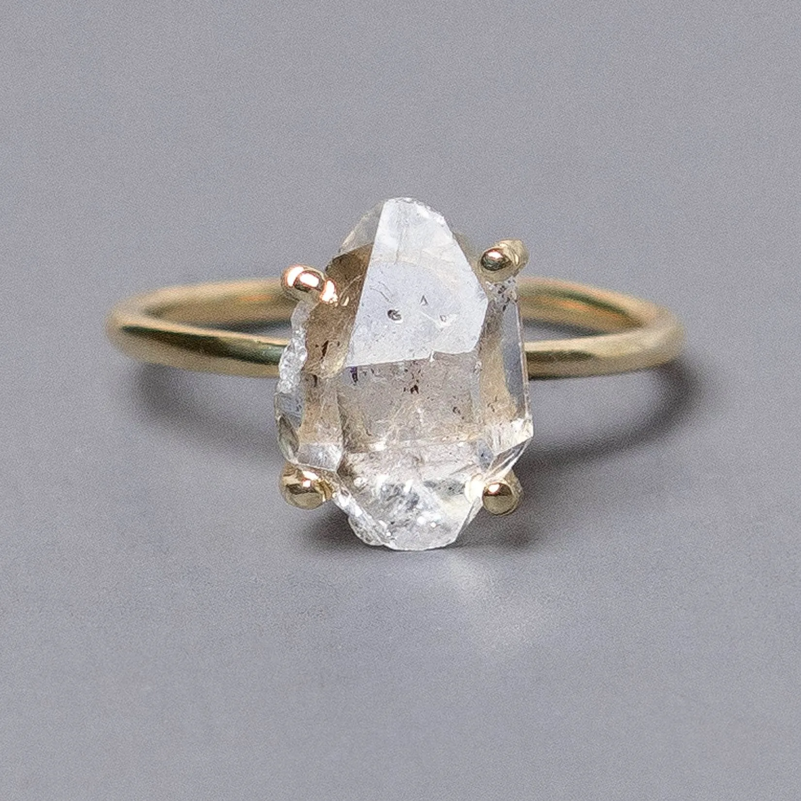 Helder kwarts ruwe vrije vorm gouden of zilveren ring