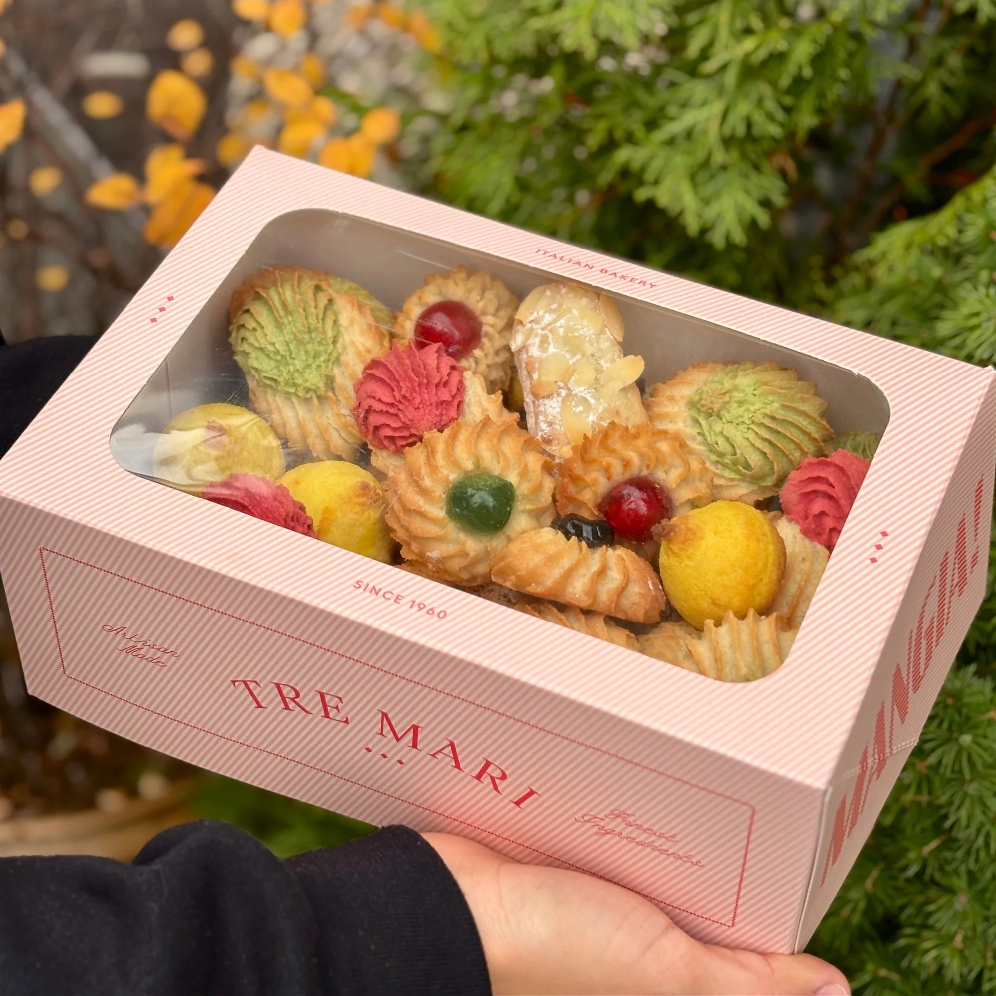 Amaretti Gift Box vs Homemade: Which to Give?