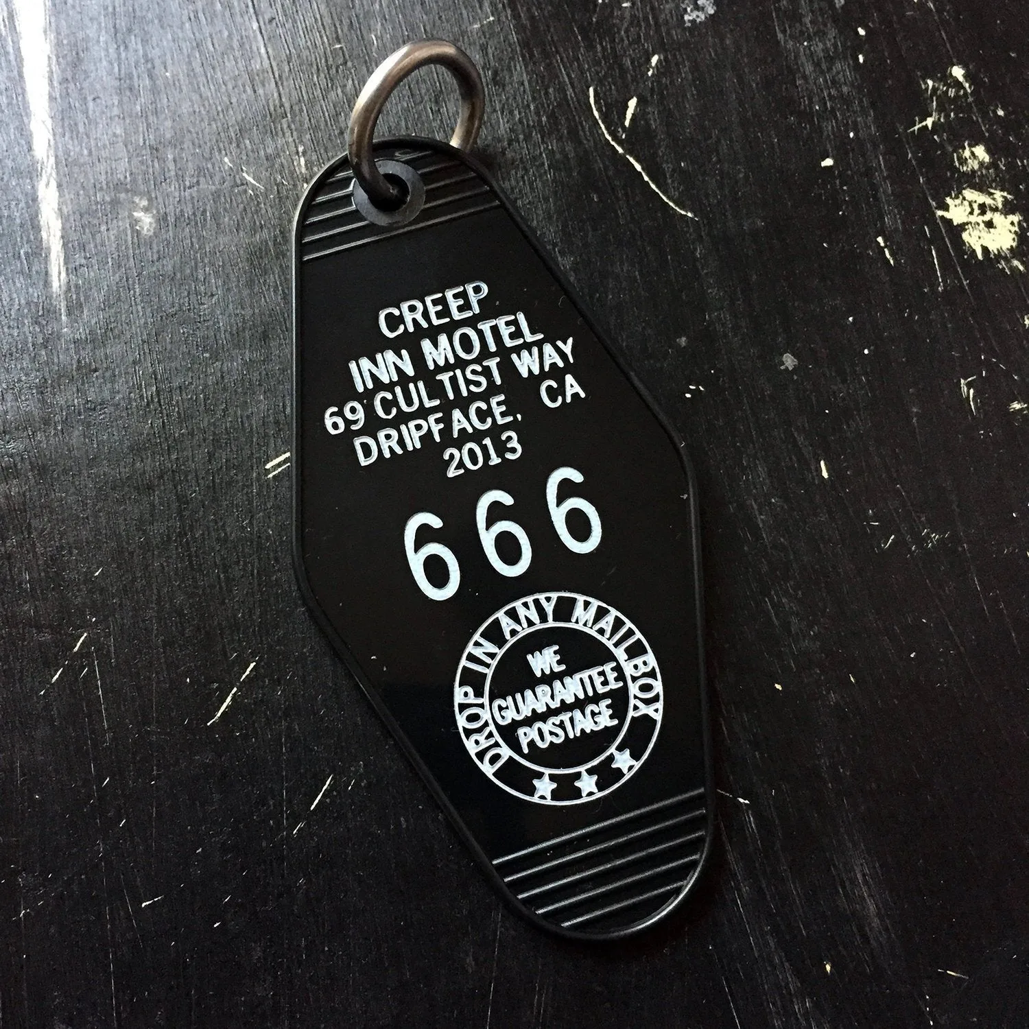 THE CREEP INN MOTEL keychain