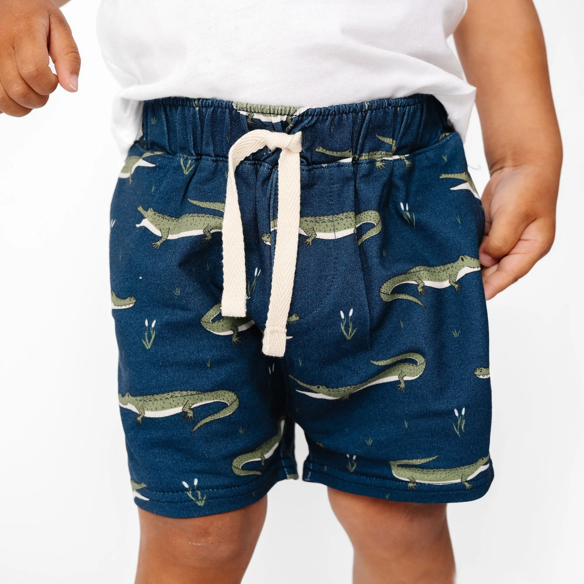 Shorts de jeu pour petits garçons : conseils de style et d'ajustement