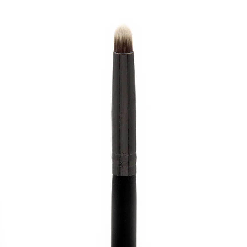 Precision Crease Brush C461