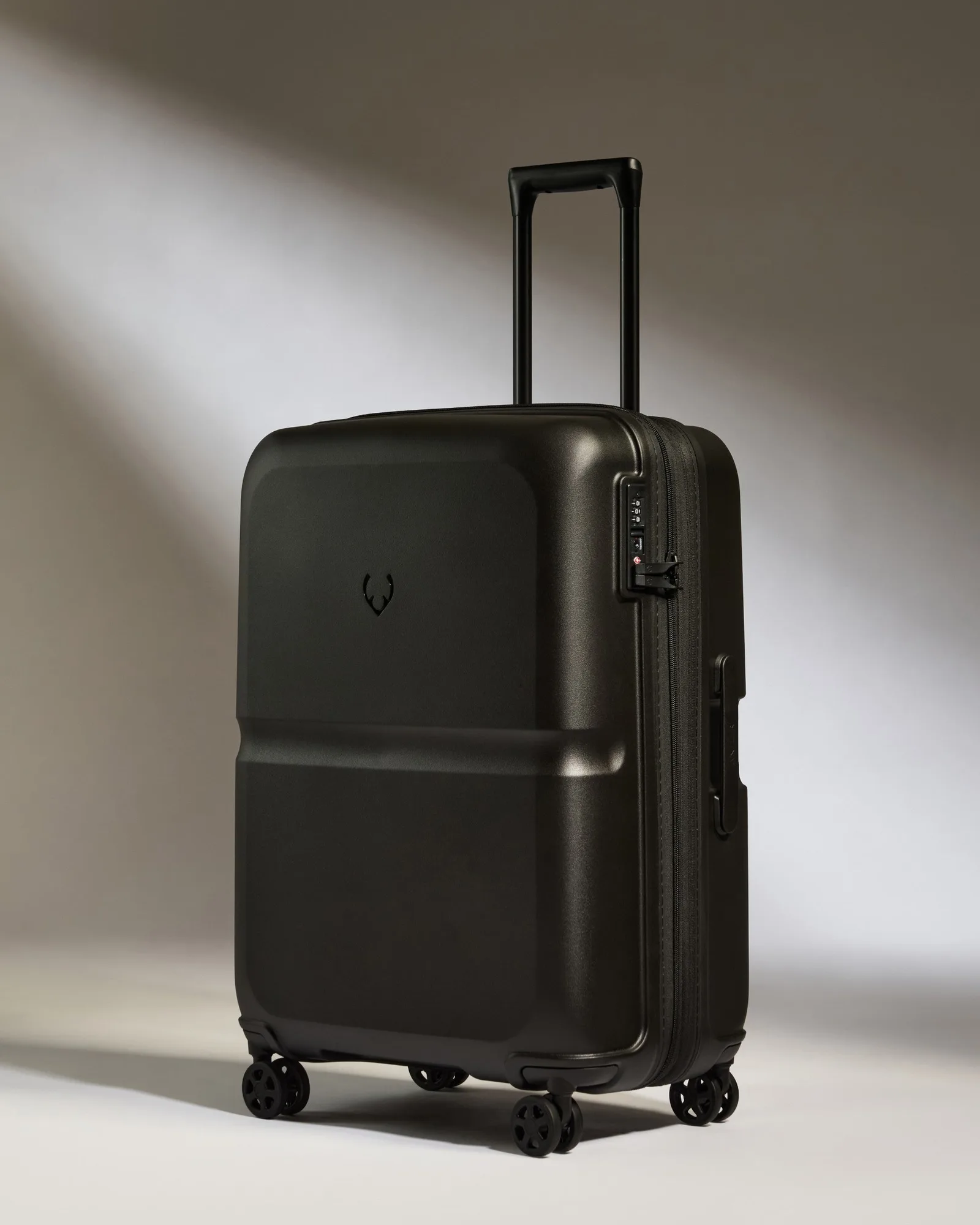 Equipaje mediano en Black - Single Stripe
