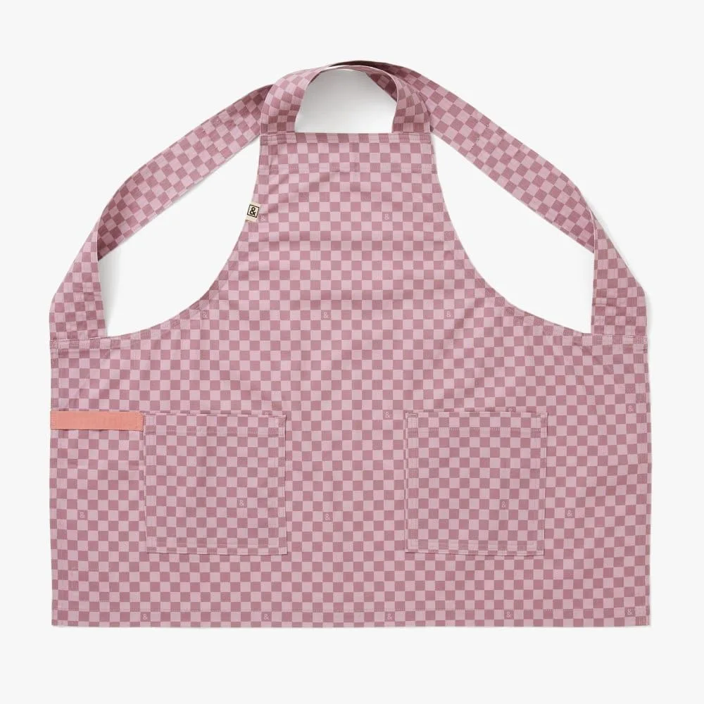 Crossback Apron vs. Pinafore Apron: Which Style Is Best for Your Cooking Needs?