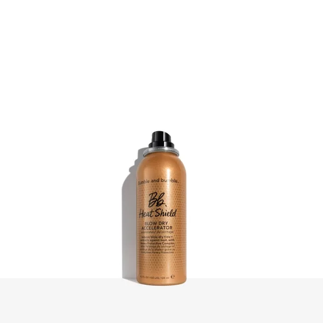Cómo refrescar el cabello teñido entre lavados con un sellador sin aclarado y champú seco con tinte