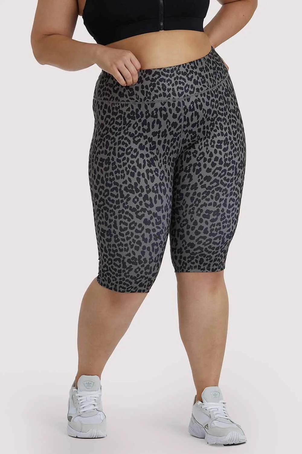Cómo elegir shorts deportivos para curvas