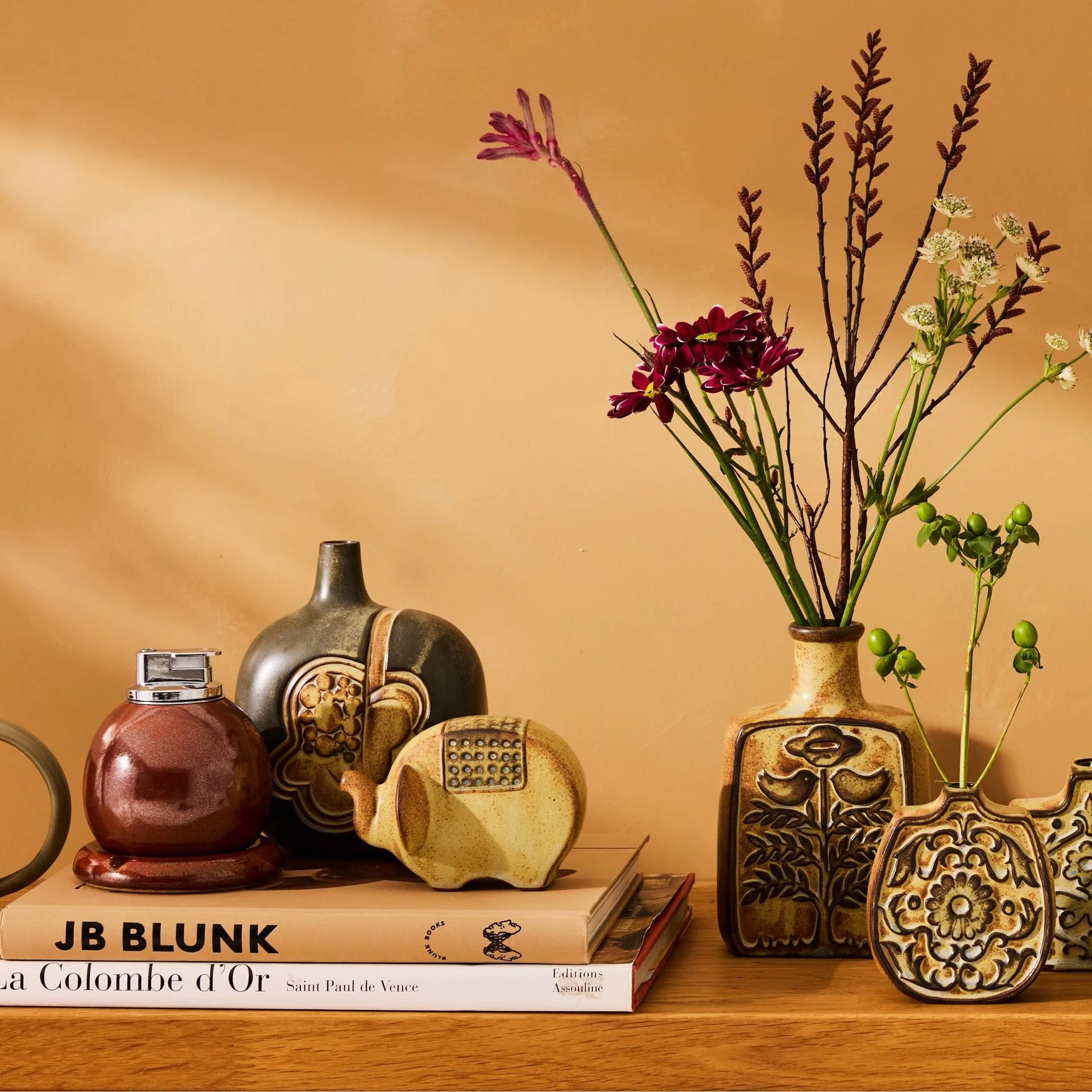 Terracotta vs Ceramic Bird Feeders: Material Comparison for Your Garden in 2026