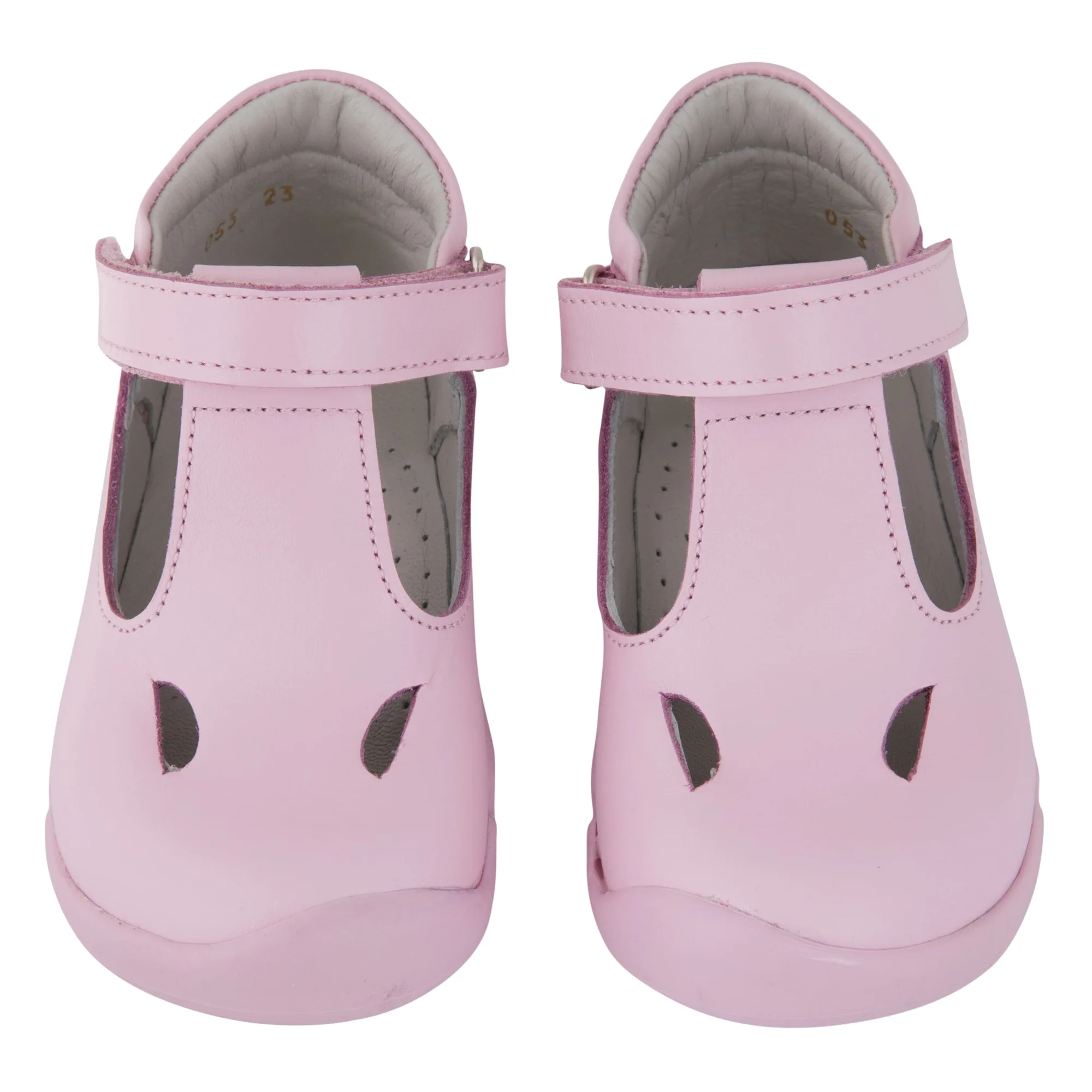 Choosing the Right First Walker Shoes for Your Baby