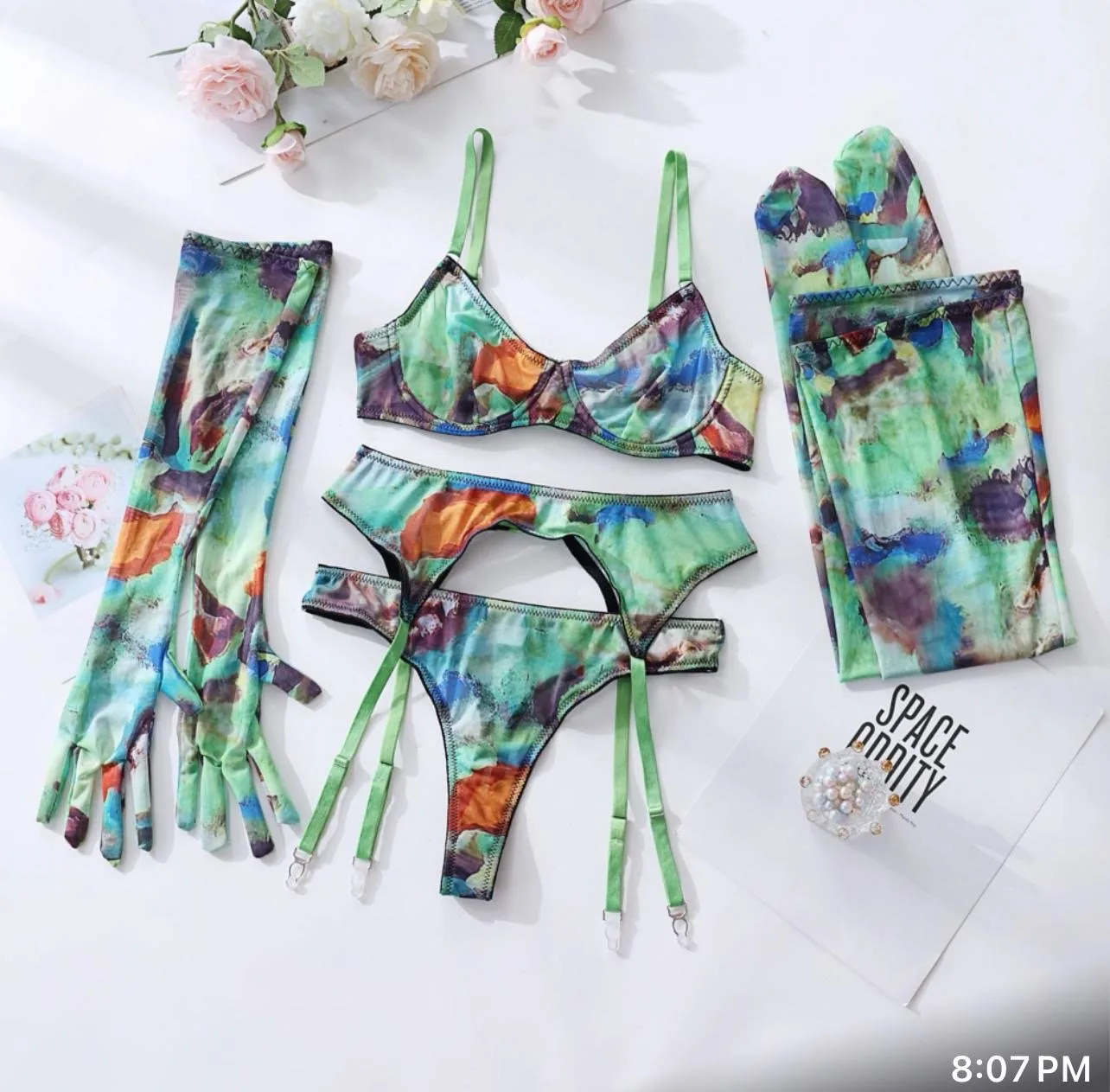 Ensemble de lingerie transparent cosmique