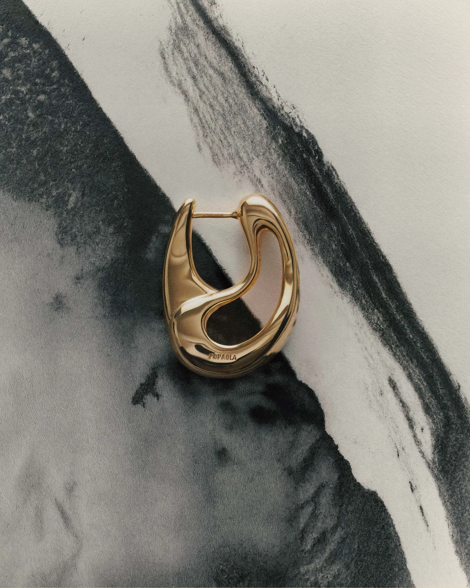 How to Pair a Single Earring with Your Favorite Hoops: A Styling Guide