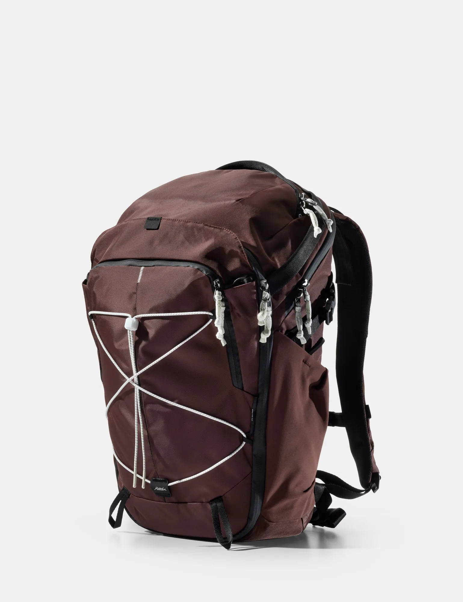 Sac Adventure 24L ou Tote Pack 24L : lequel choisir pour voyager ?