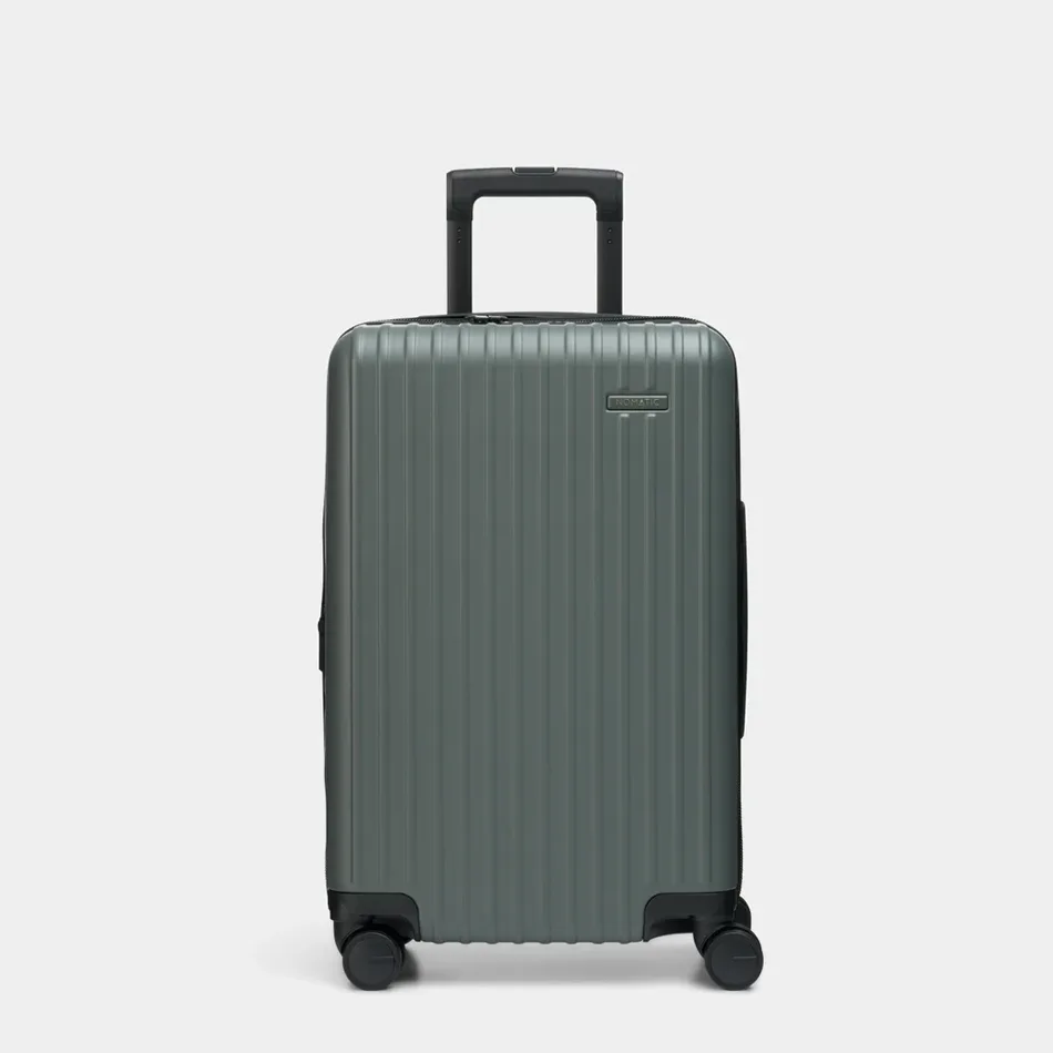 NOMATIC Method Luggage Carry-On vs Check-In Medium: Which Size Is Right for Your Trip?