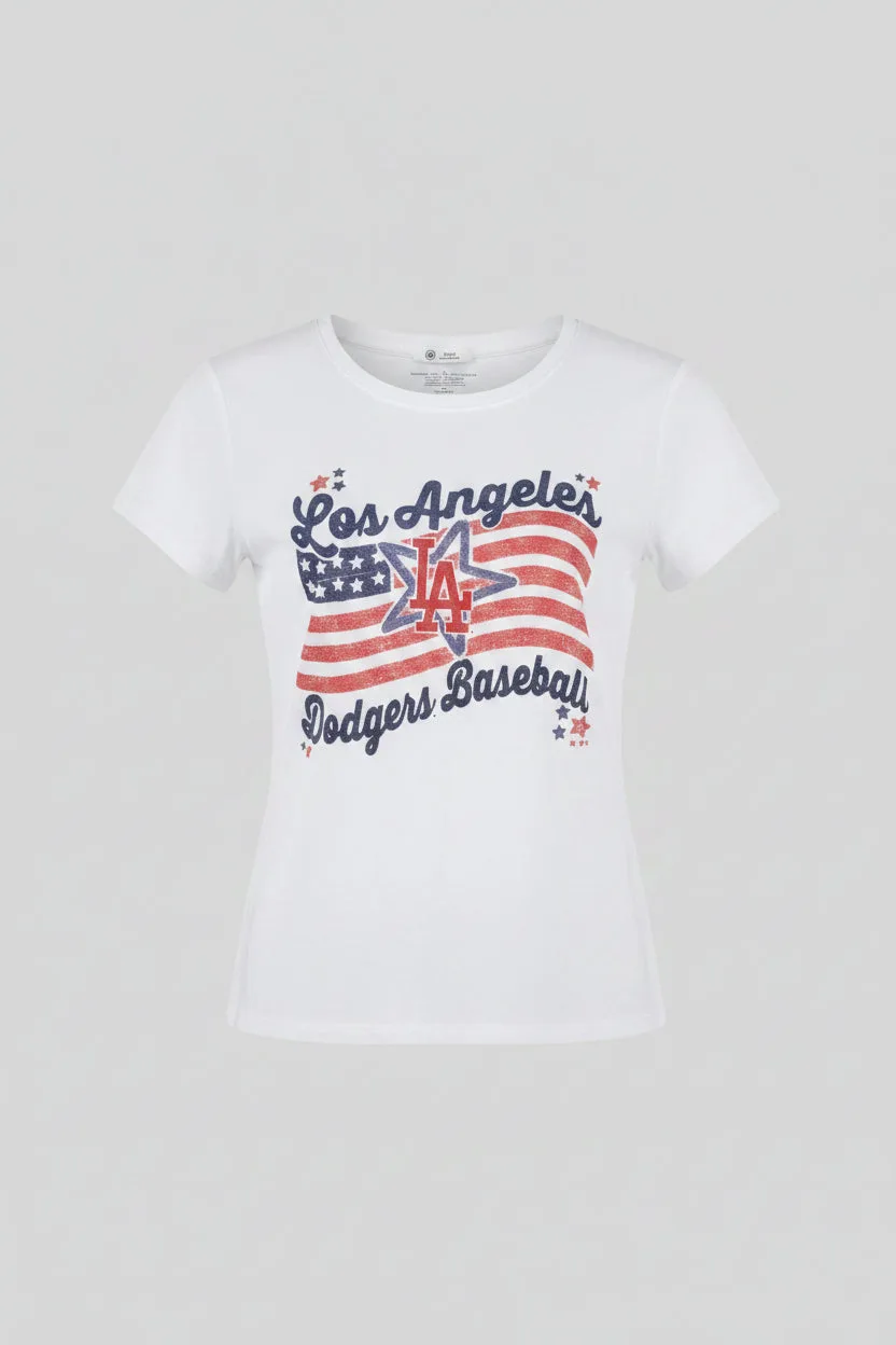 T-shirt Frankie patriotica donna: guida alla vestibilità e allo styling