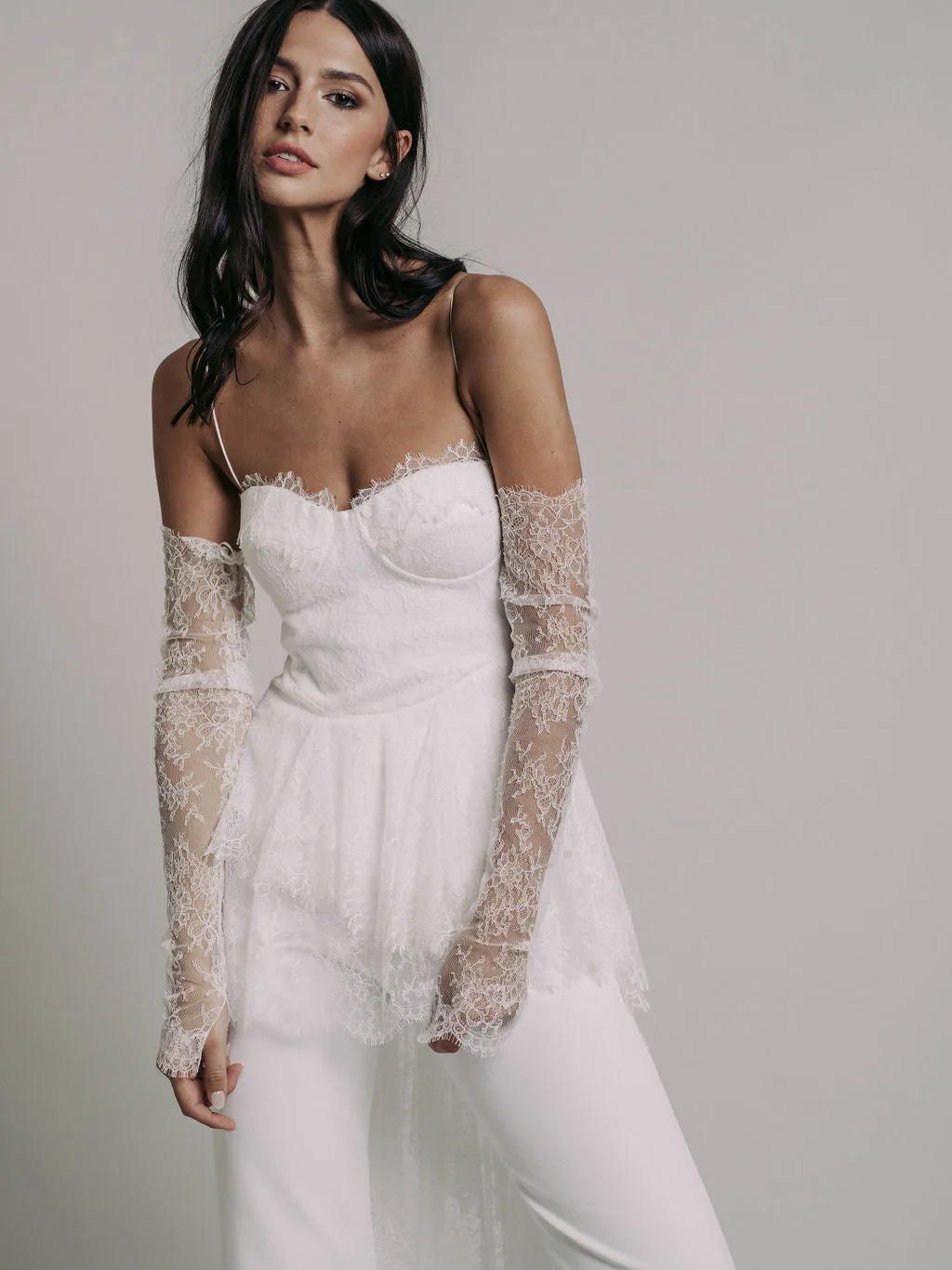 Comment nettoyer et ranger votre robe Cosmic après le mariage