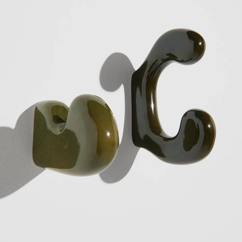The Evolution of Ceramic Wall Hooks in Interior Design