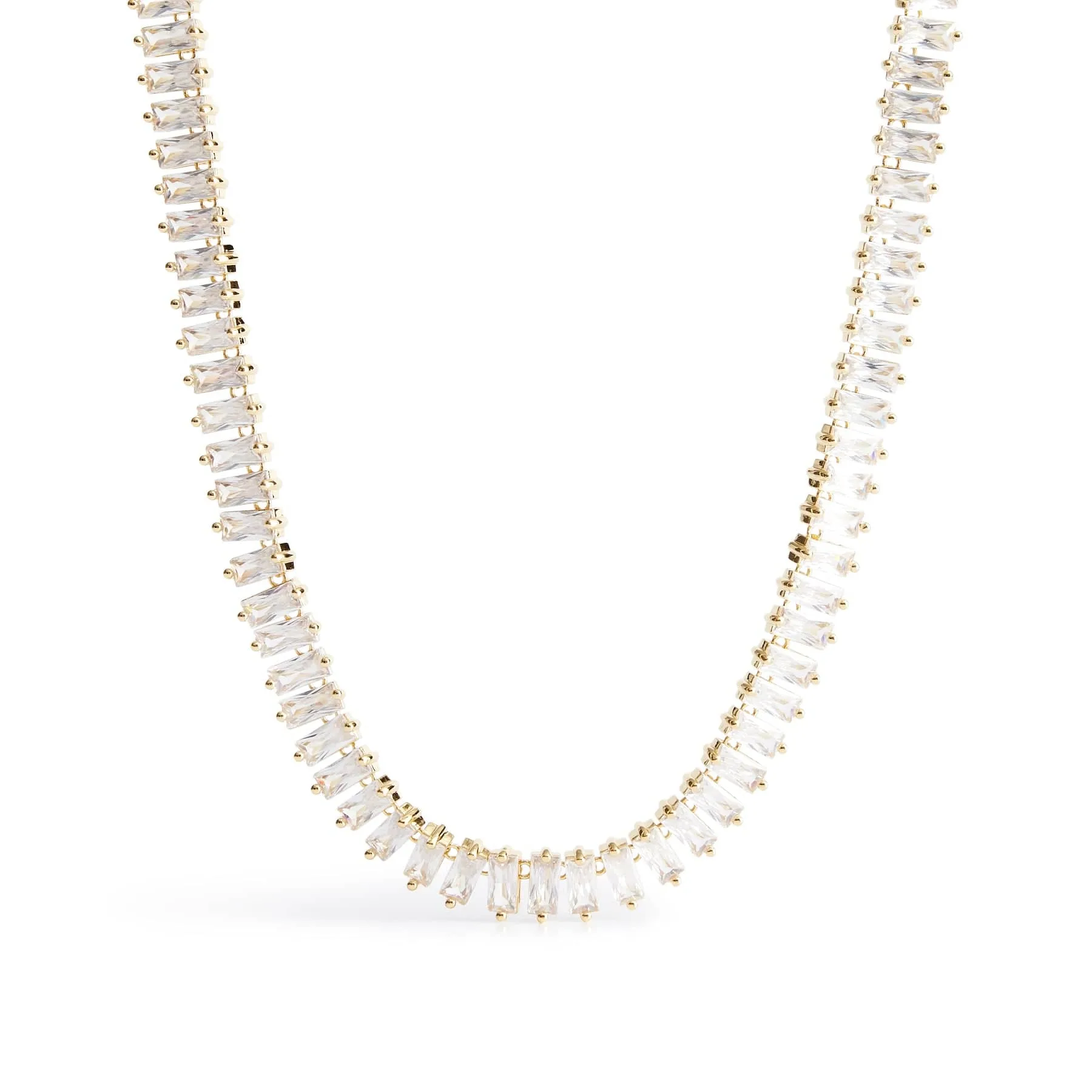Piedra baguette vs. piedra statement: collar comparado