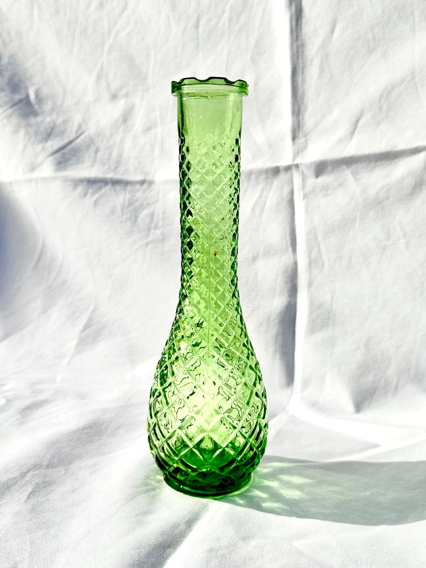 Medium Emerald Bud Vase: A Complete Buying and Styling Guide