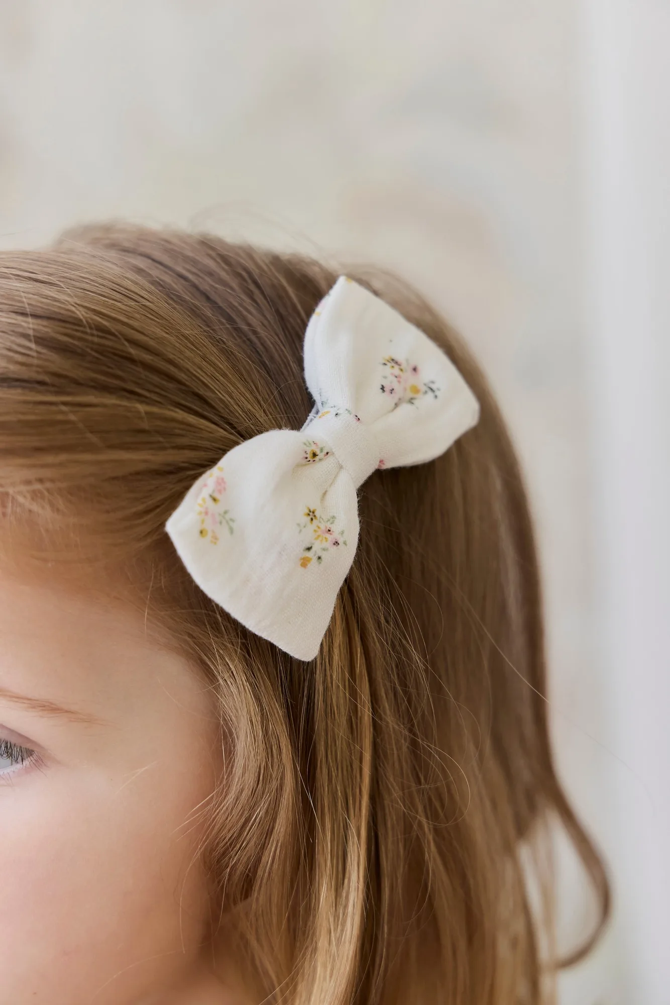 Alltagsstyling mit Baby-Haarschleife