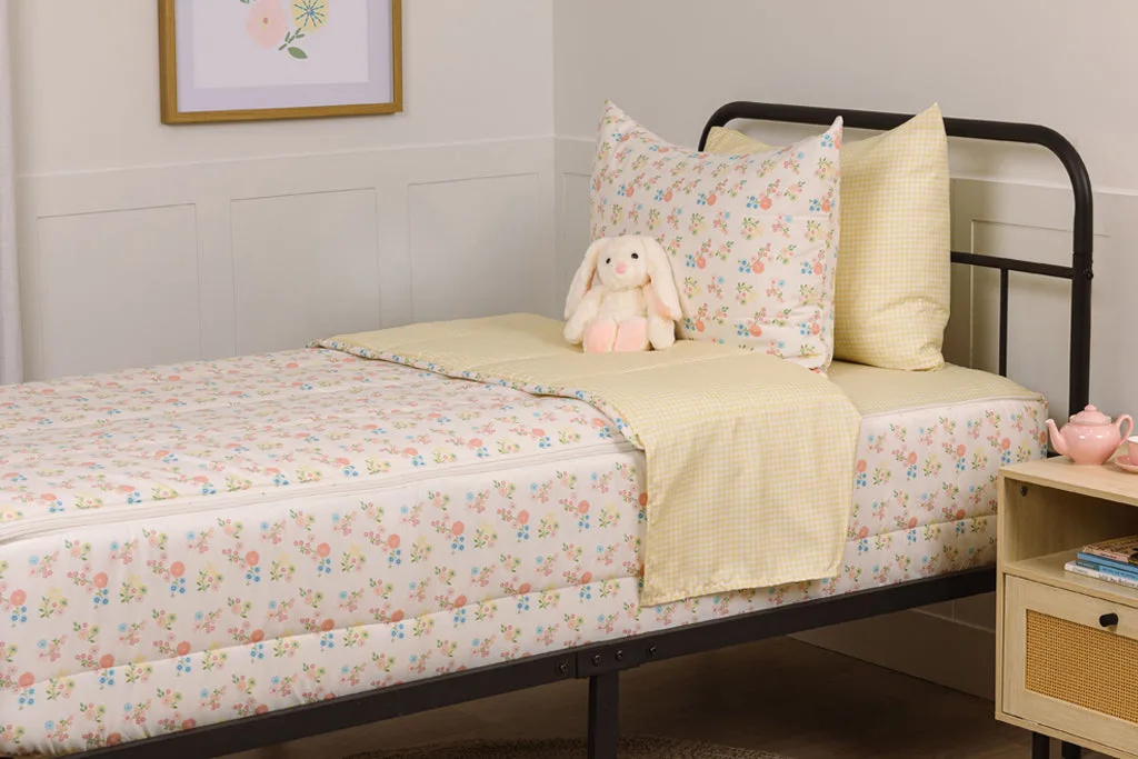 Gingham Garden Zipper Bedding Review: Cottagecore Charm Meets Everyday Ease