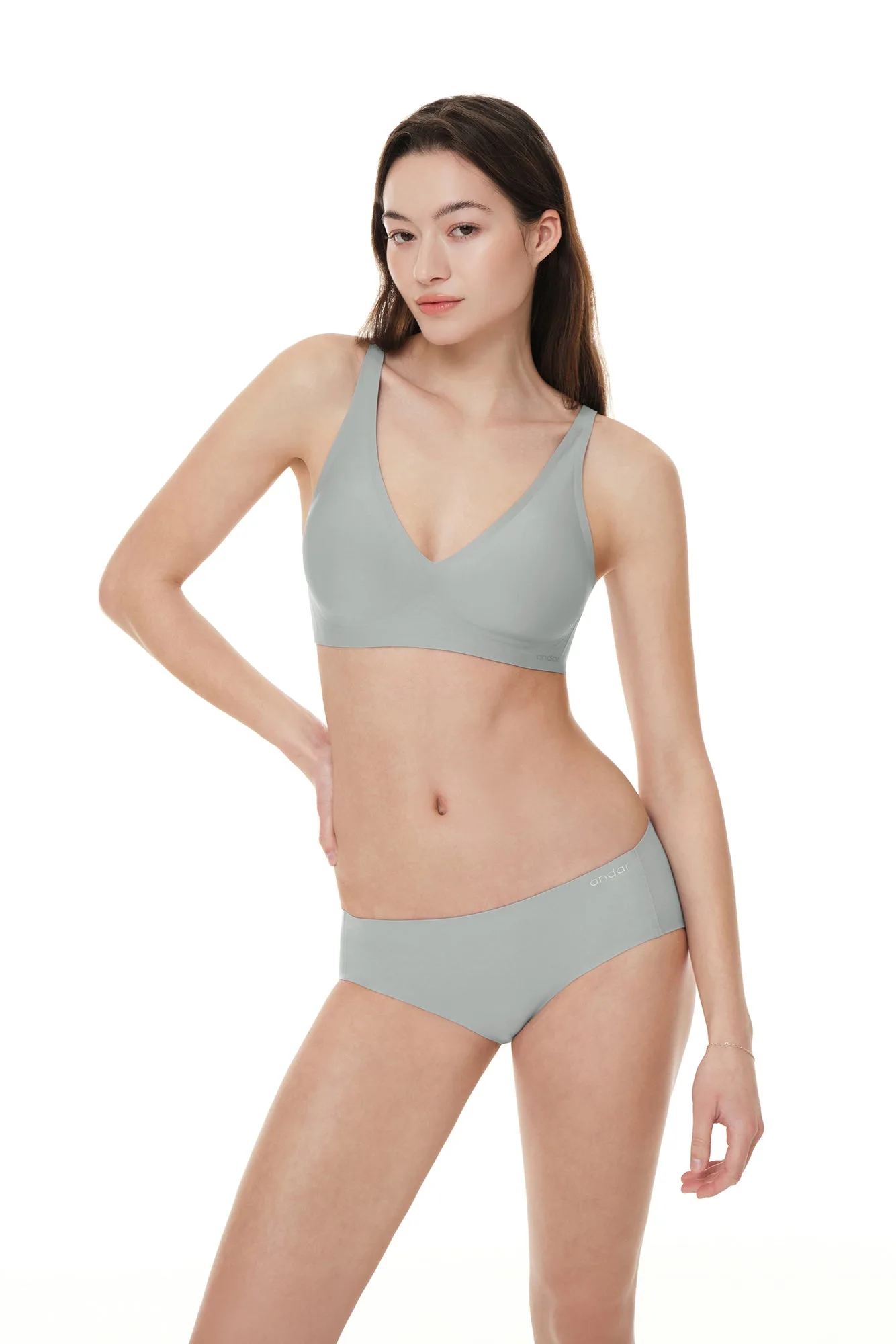 Women's Tops Buying Guide: How to Choose Breathable Tops for Workouts and Everyday