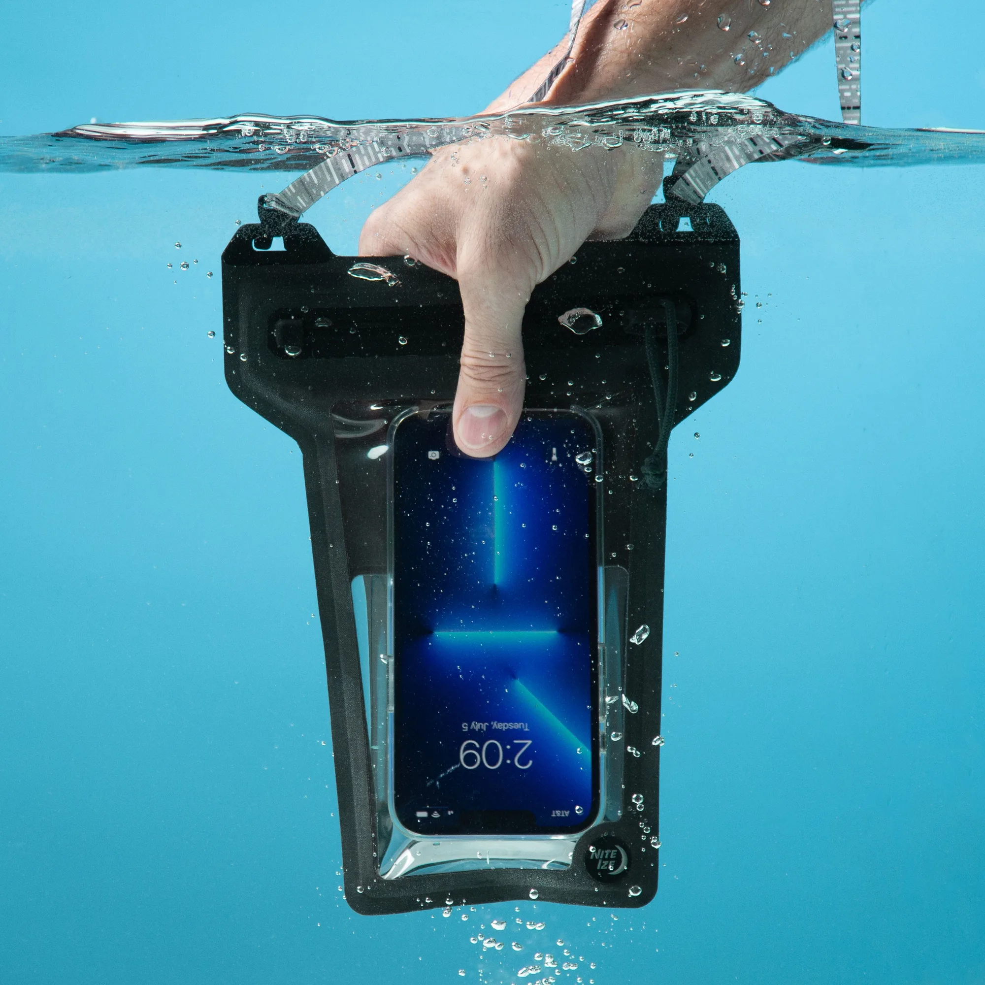 How to Waterproof Your Gear with a Phone Pouch